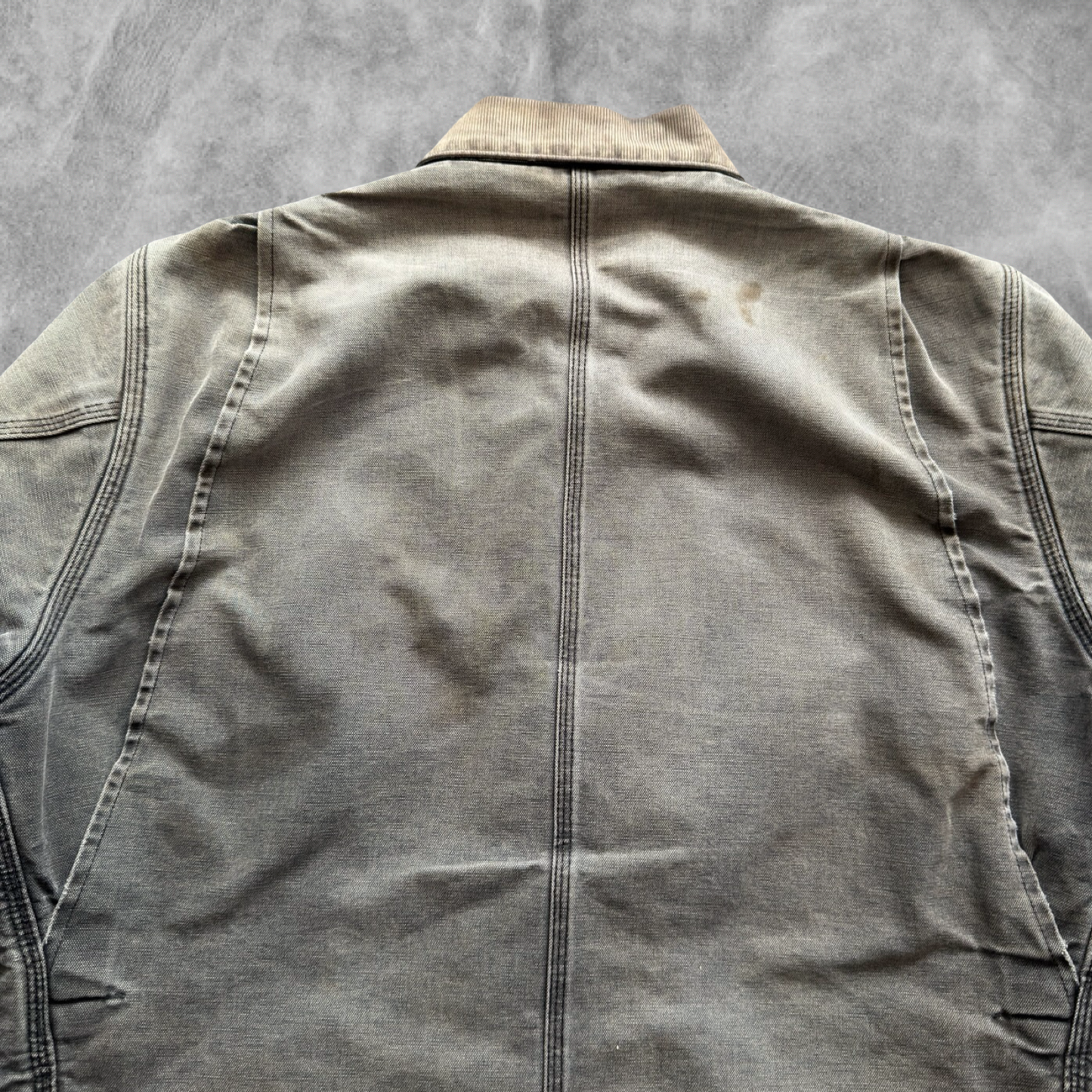 Faded Distressed Grey Carhartt Chore Jacket 1990s (L)