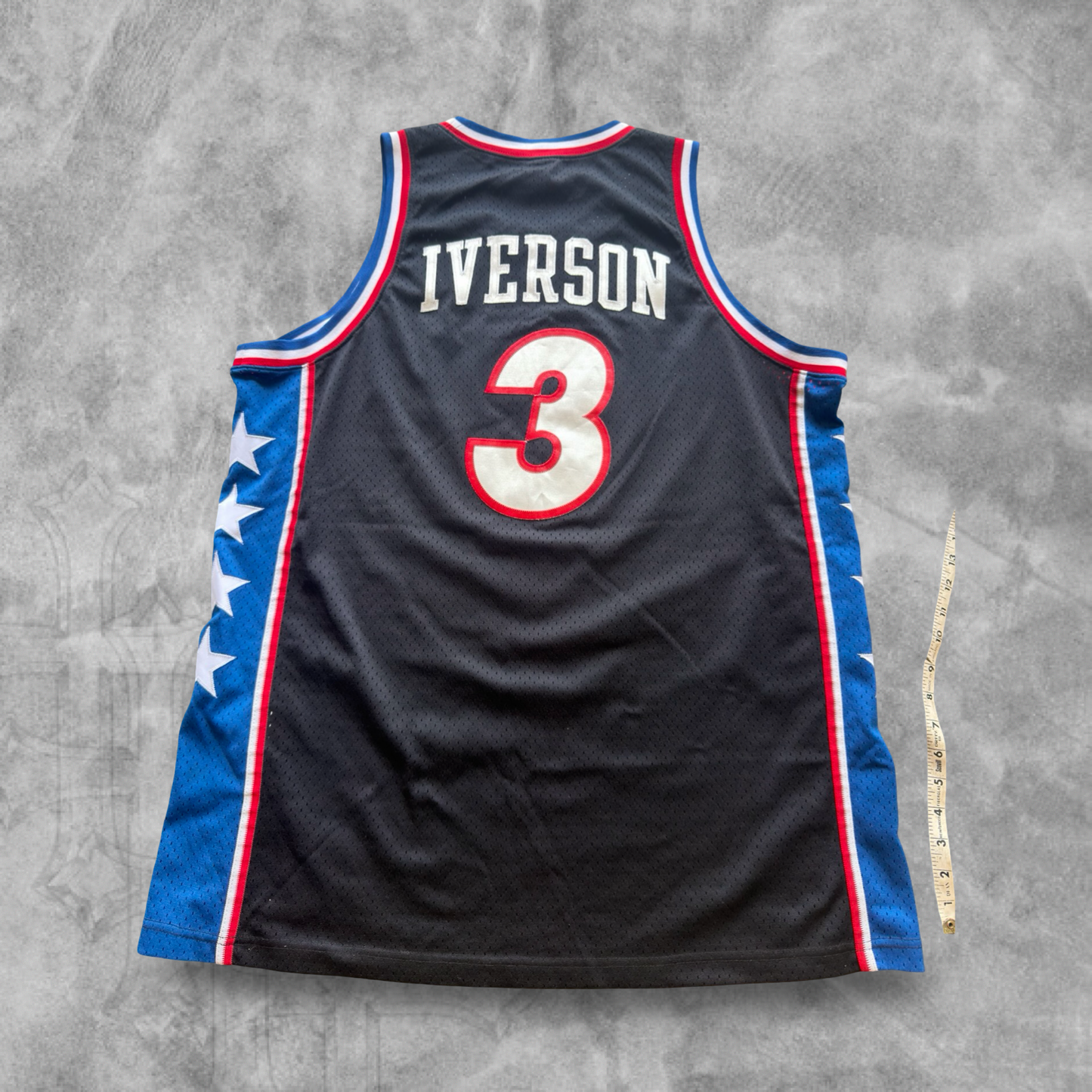 Black Philadelphia 76ers Allen Iverson Jersey 1990s (XL)