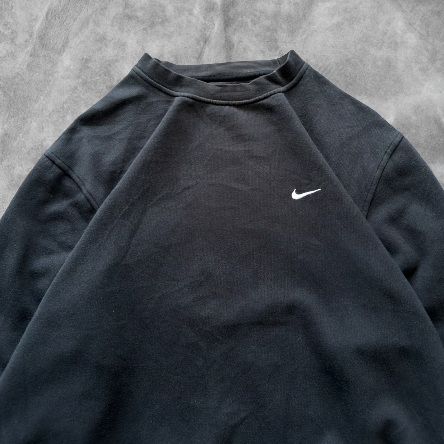 Black Nike Essential Sweatshirt 2000s (M)