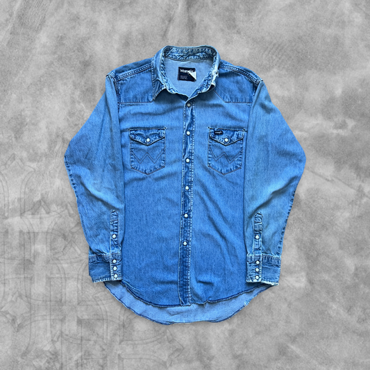 Faded Distressed Denim Wrangler Pearl Snap Shirt 1990s (XL)