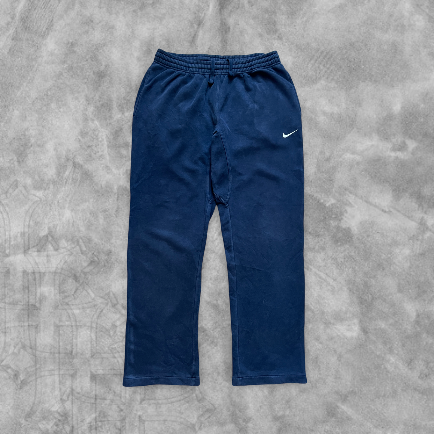 Black Nike Essential Sweatpants 2000s (L)