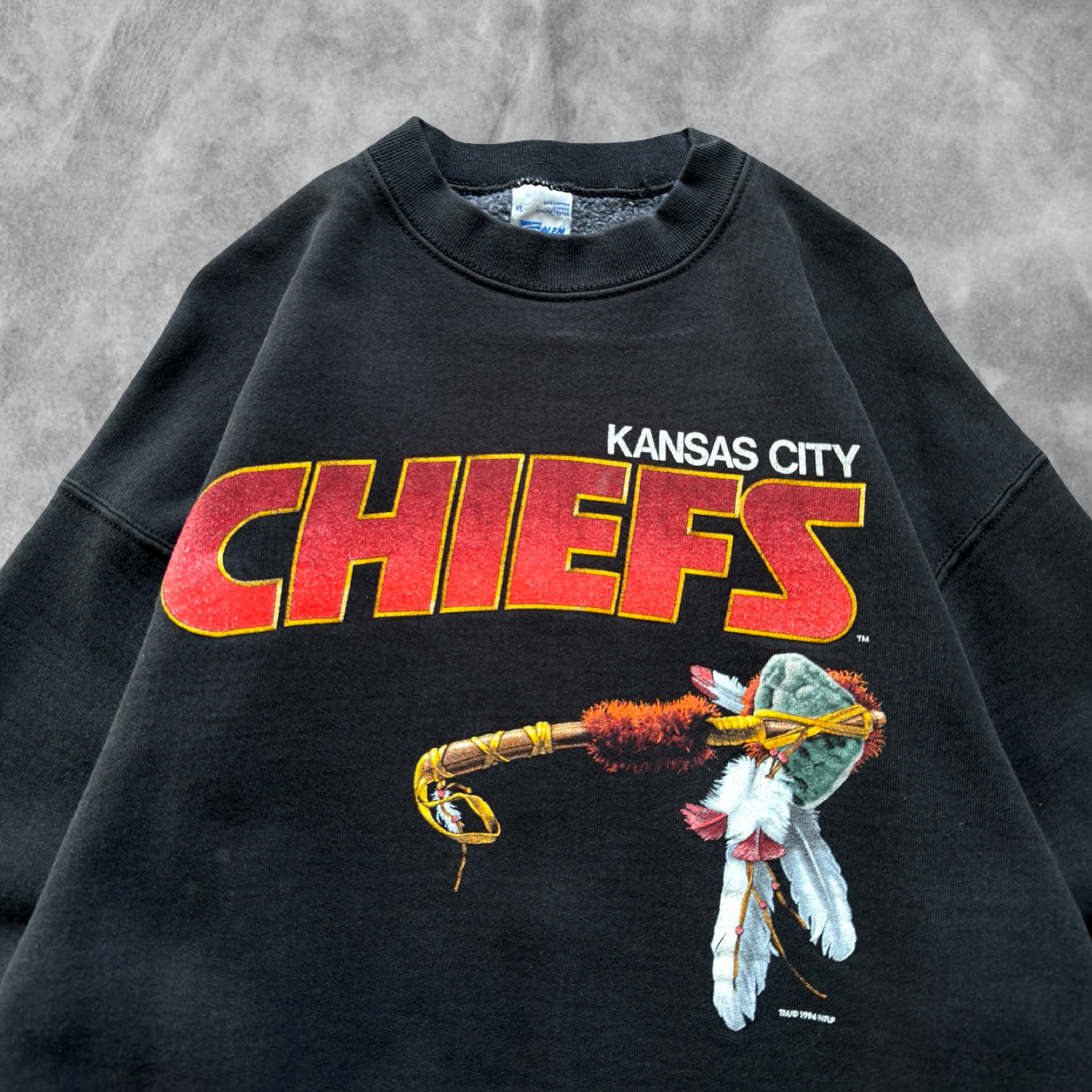 Black Kansas City Chiefs Tomahawk Sweatshirt 1990s (XL)