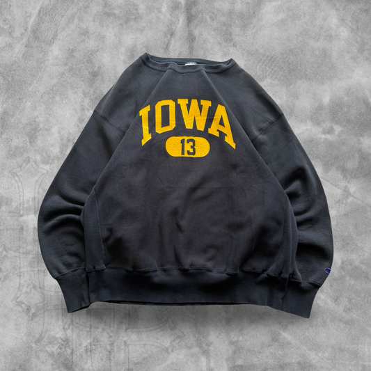 Black Iowa Hawkeyes Champion Reverse Weave Sweatshirt 1990s (XL)
