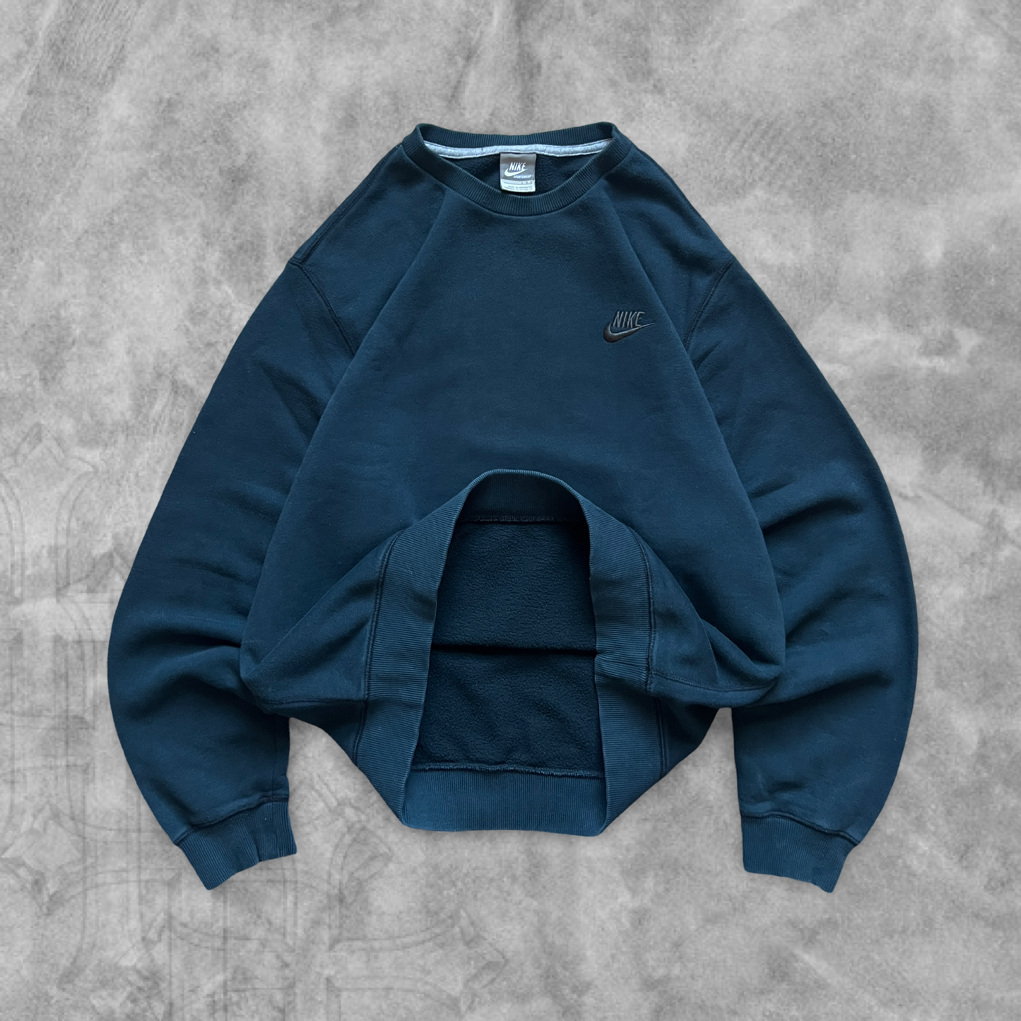Black Nike Sweatshirt 2000s (L)
