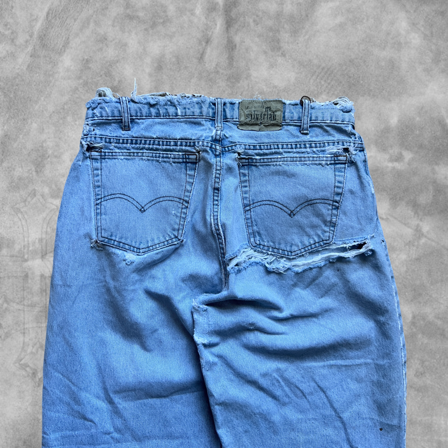 Faded Distressed Revealing Denim Levi Silver Tab Jeans 1991 (34x31)