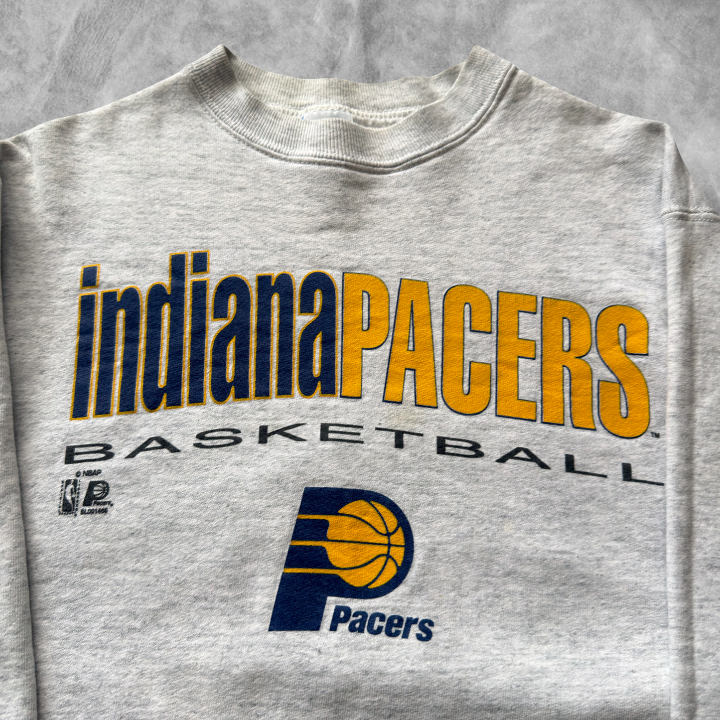 Grey Indiana Pacers Salem Sportswear Sweatshirt 1990s (M)