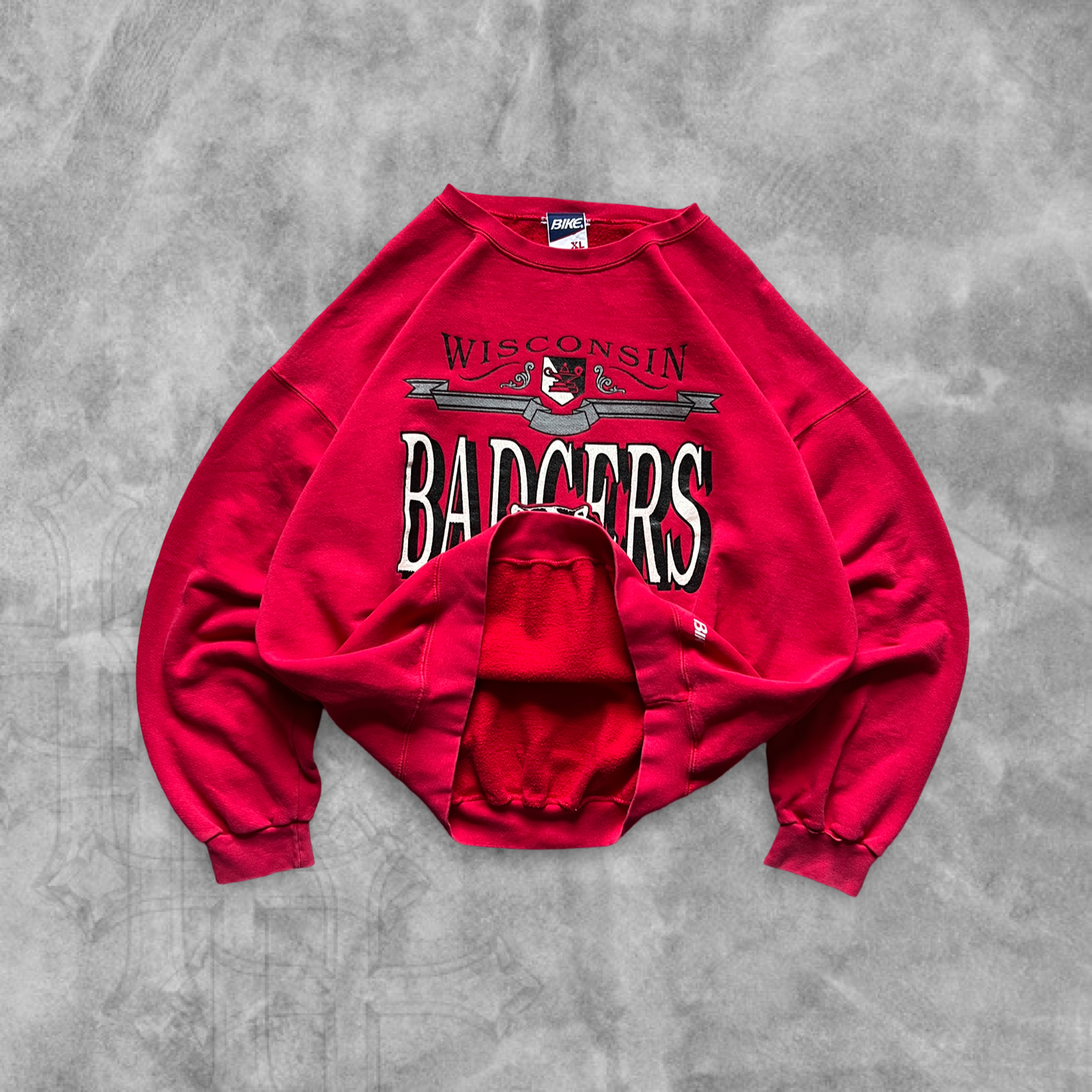 Cherry Red Wisconsin Badgers Sweatshirt 1990s (XL)