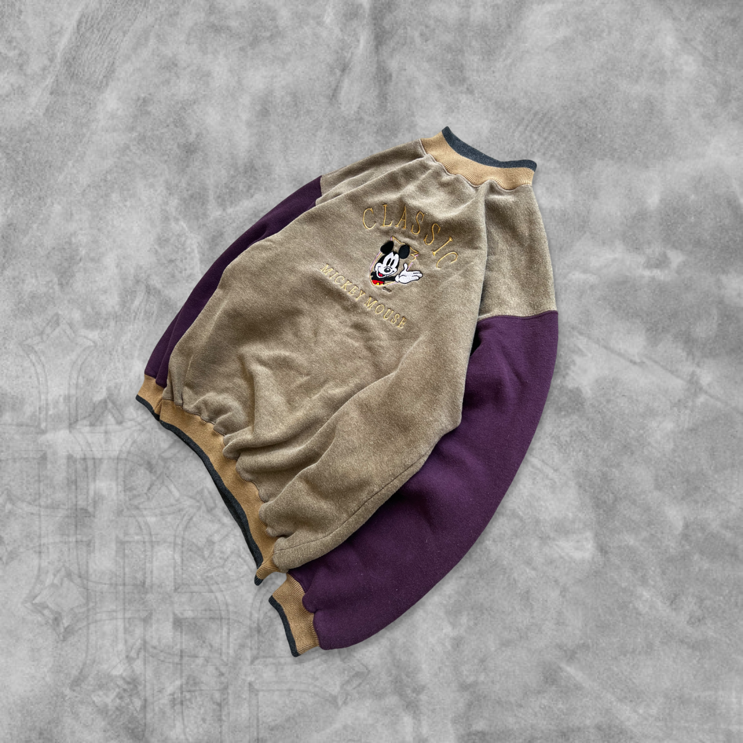 Multicolored Mickey Mouse Classic Sweatshirt 1990s (L)