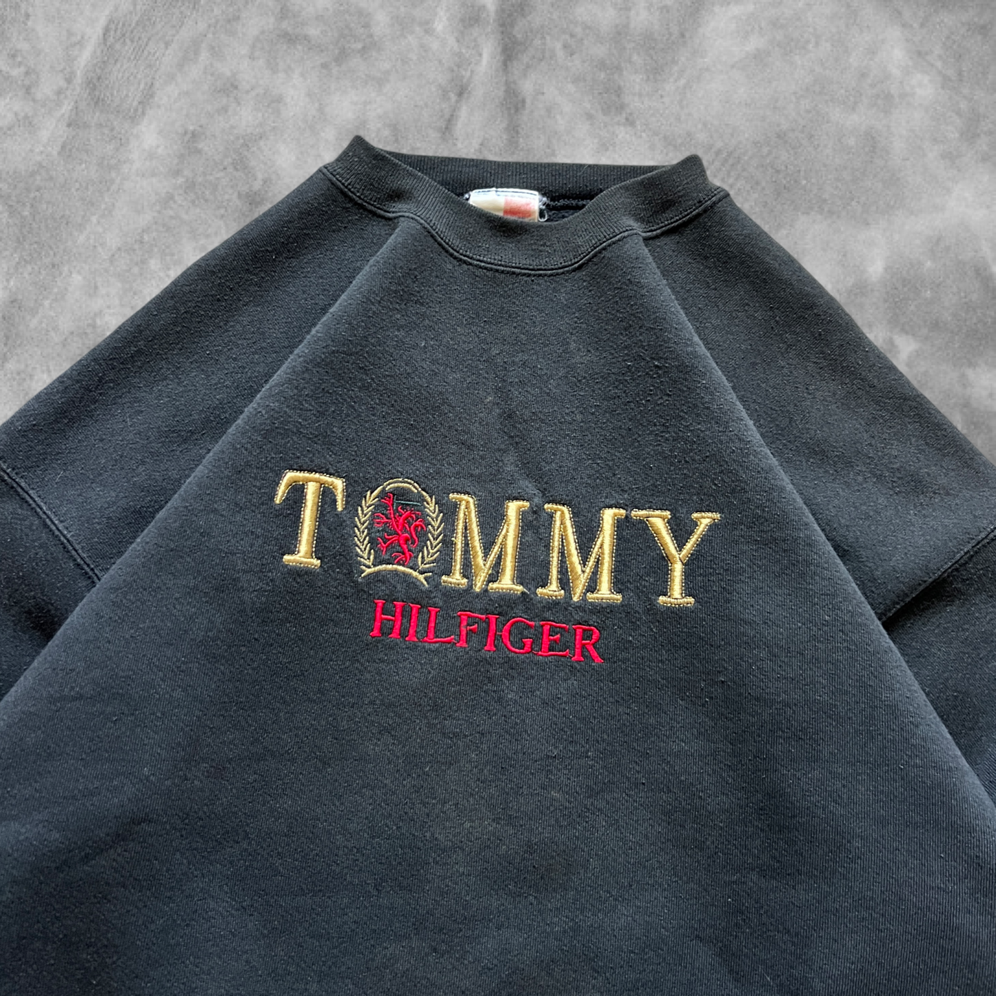 Black Tommy Hilfiger Sweatshirt 1990s (L)