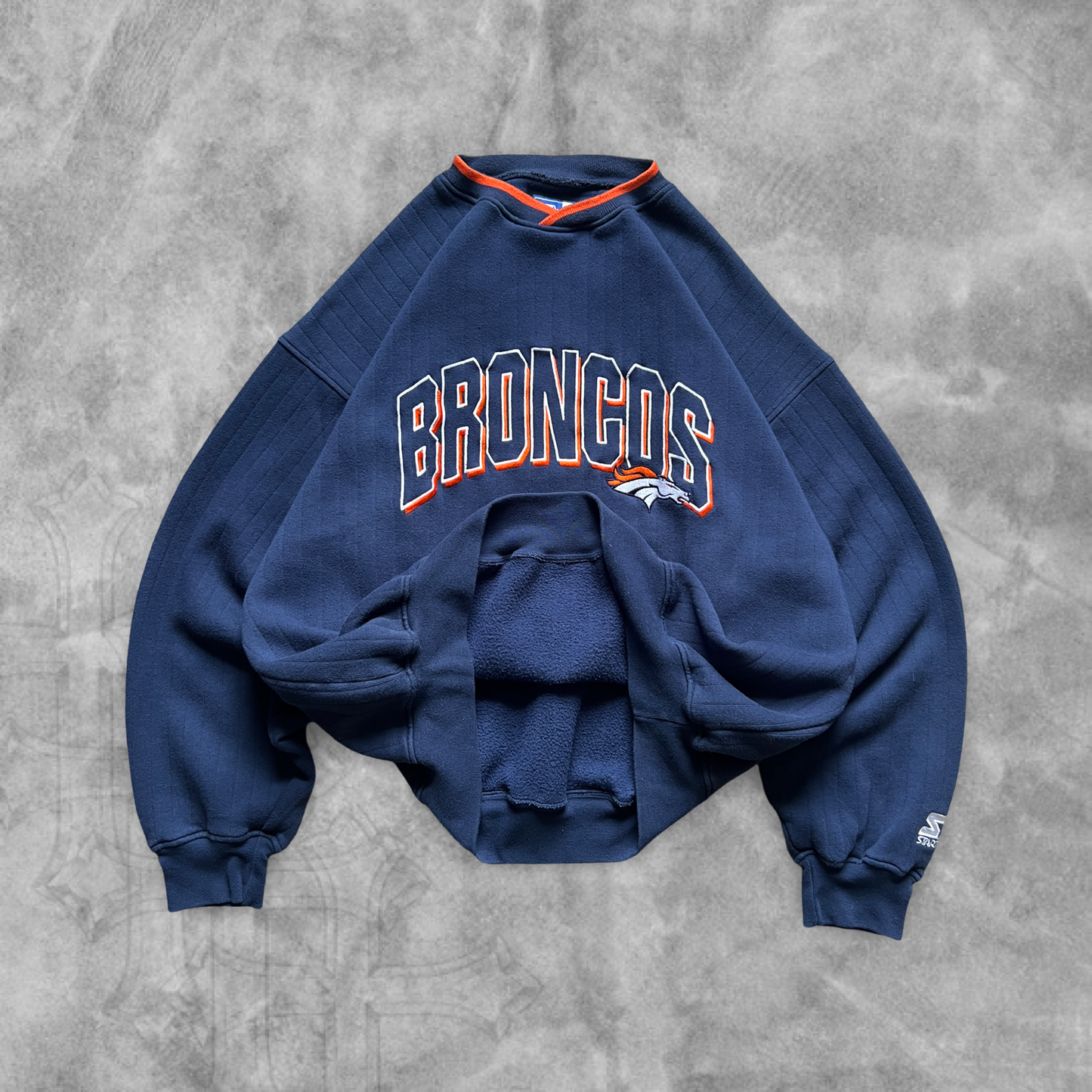 Navy Blue Denver Broncos Sweatshirt 1990s (XL)