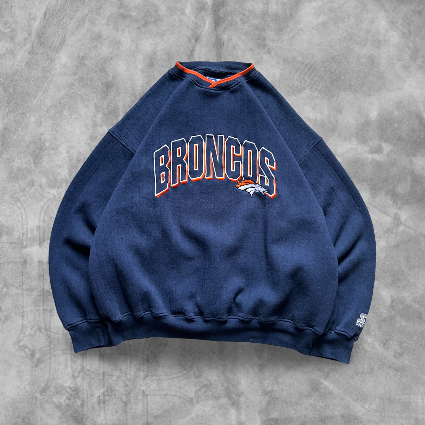 Navy Blue Denver Broncos Sweatshirt 1990s (XL)