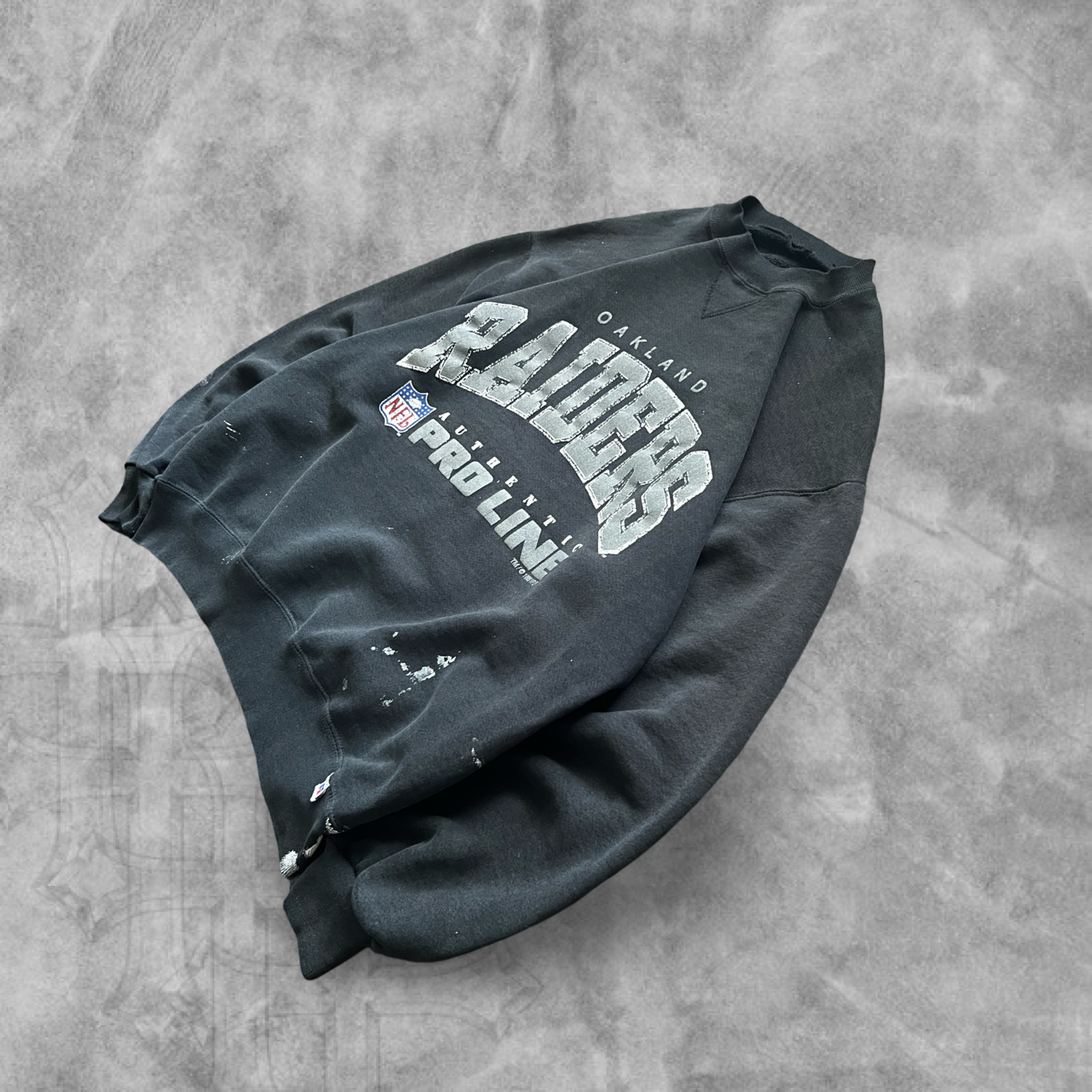 Faded Distressed Black Oakland Raiders Sweatshirt 1990s (L)