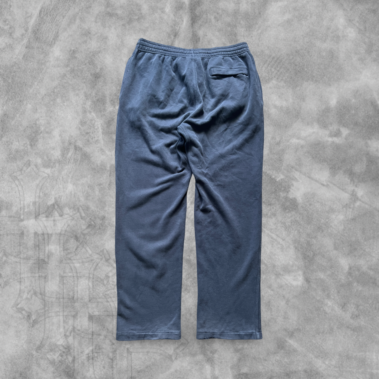Navy Blue Nike Essential Sweatpants 2000s (L)