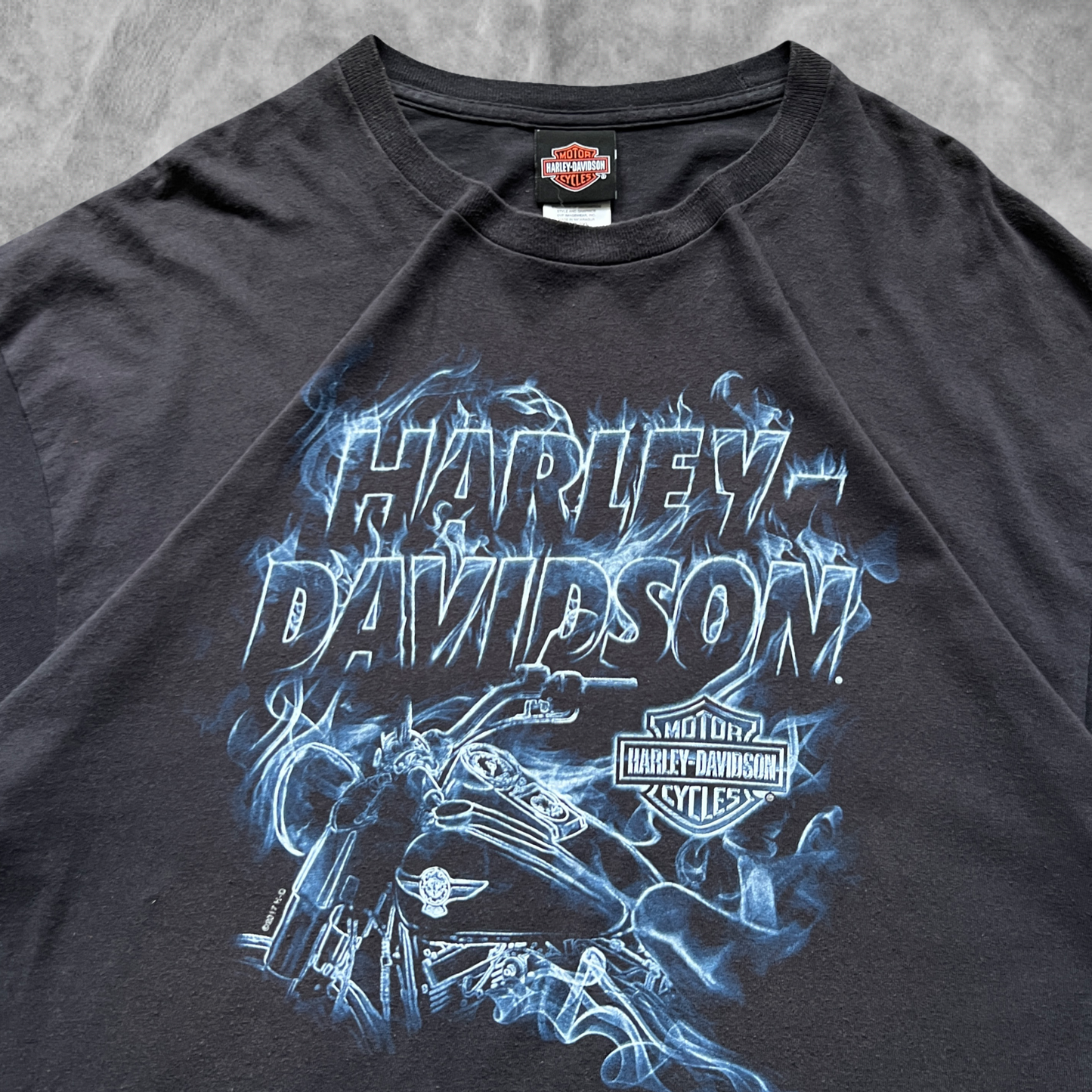Black Harley Davidson Blue Smoke Shirt 2000s (XXL)