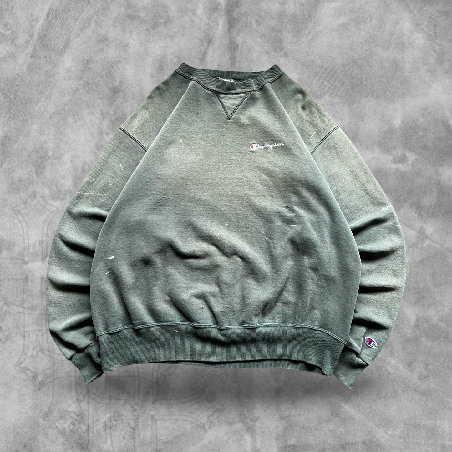 Faded Distressed Forrest Green Champion Sweatshirt 1990s (XL)
