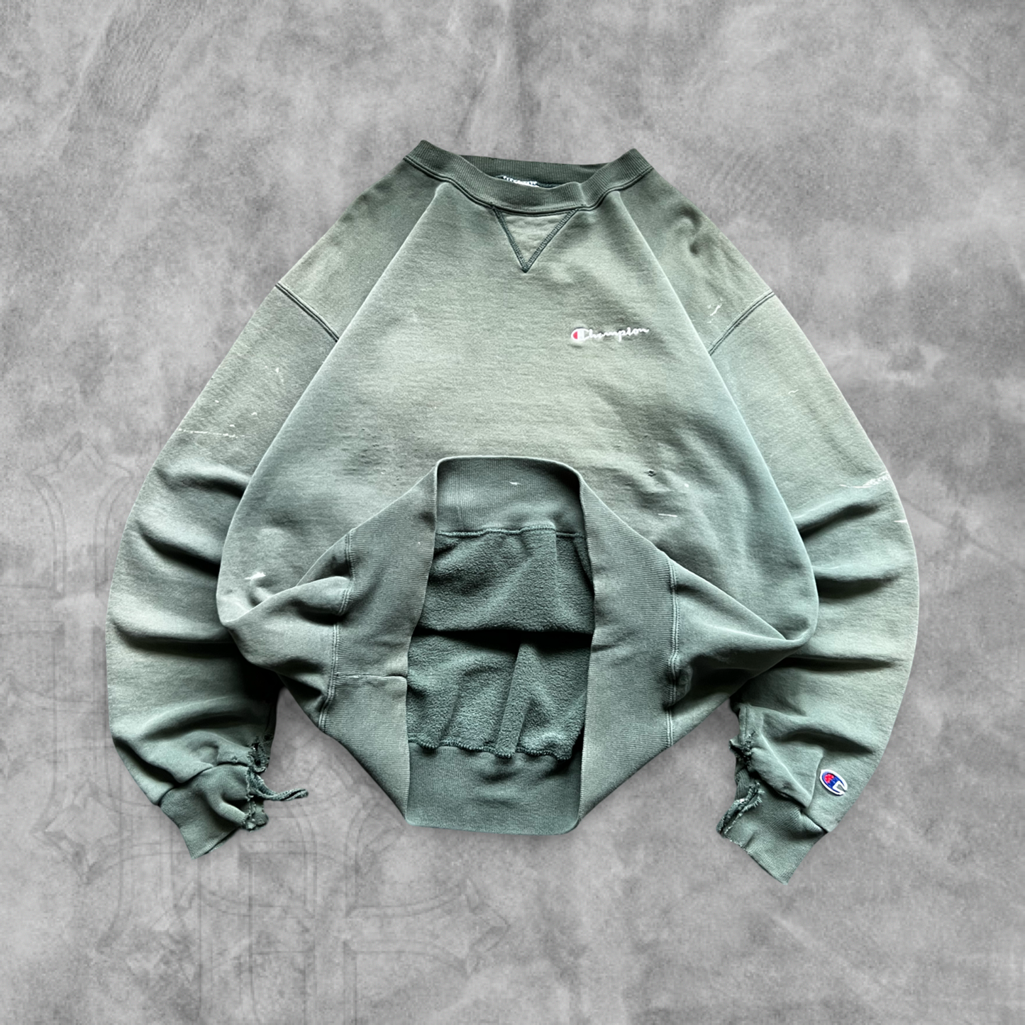Faded Distressed Forrest Green Champion Sweatshirt 1990s (XL)