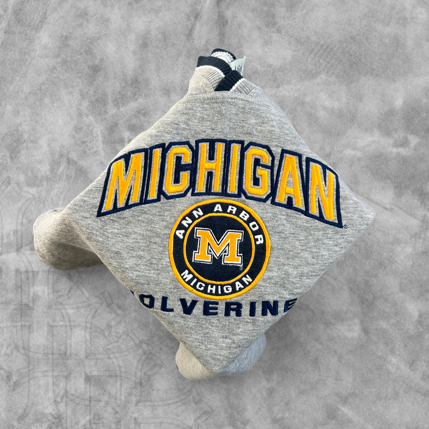 Gray Michigan Wolverines Sweatshirt 1990s (L)