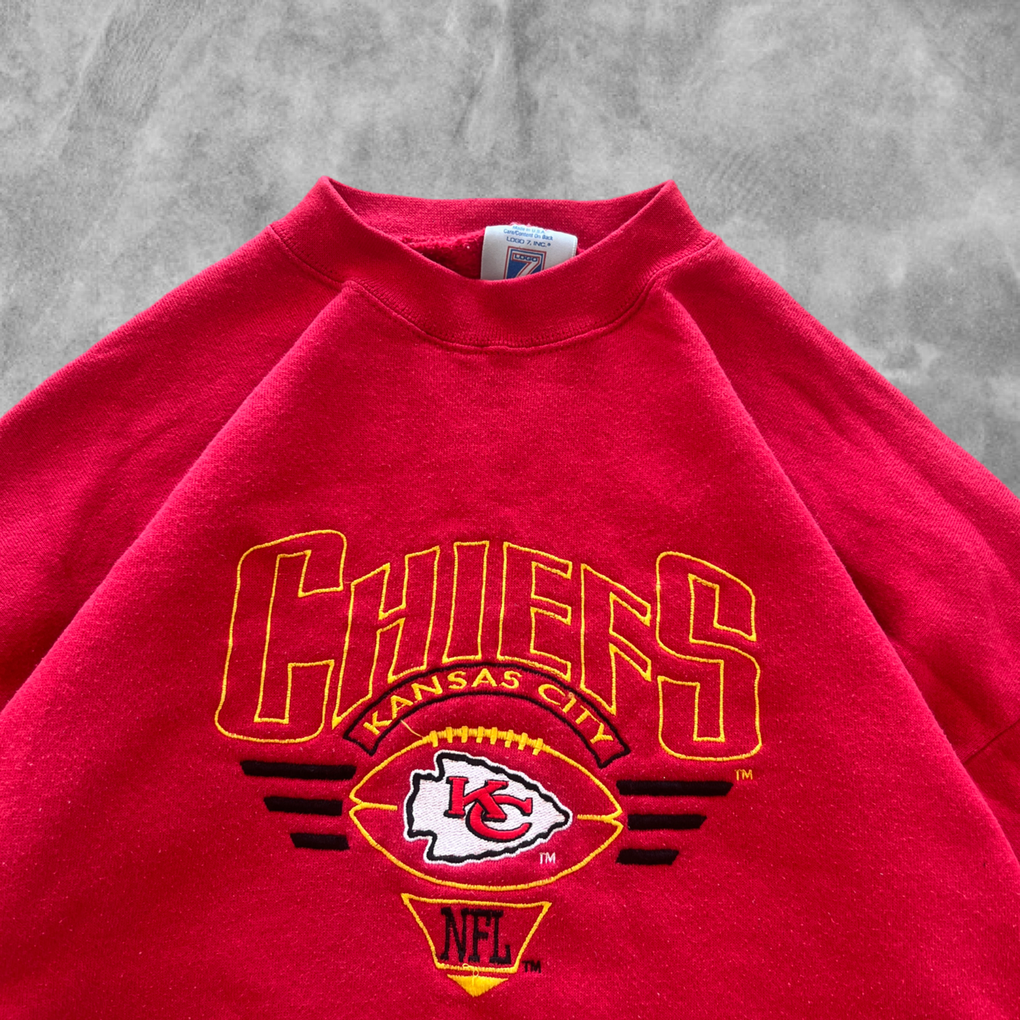 Cherry Red Kansas City Chiefs Sweatshirt 1990s (XL)