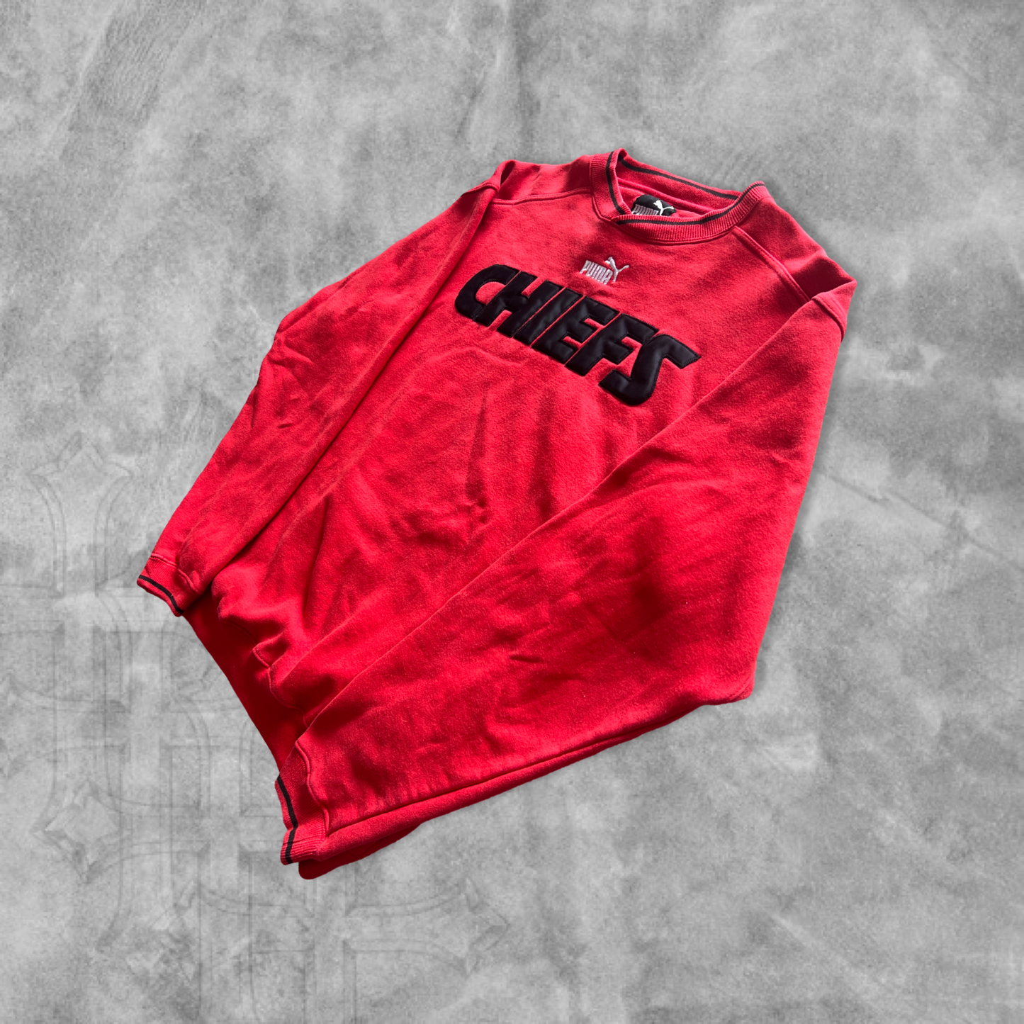 Red Kansas City Chiefs Spellout Sweatshirt 1990s (M)