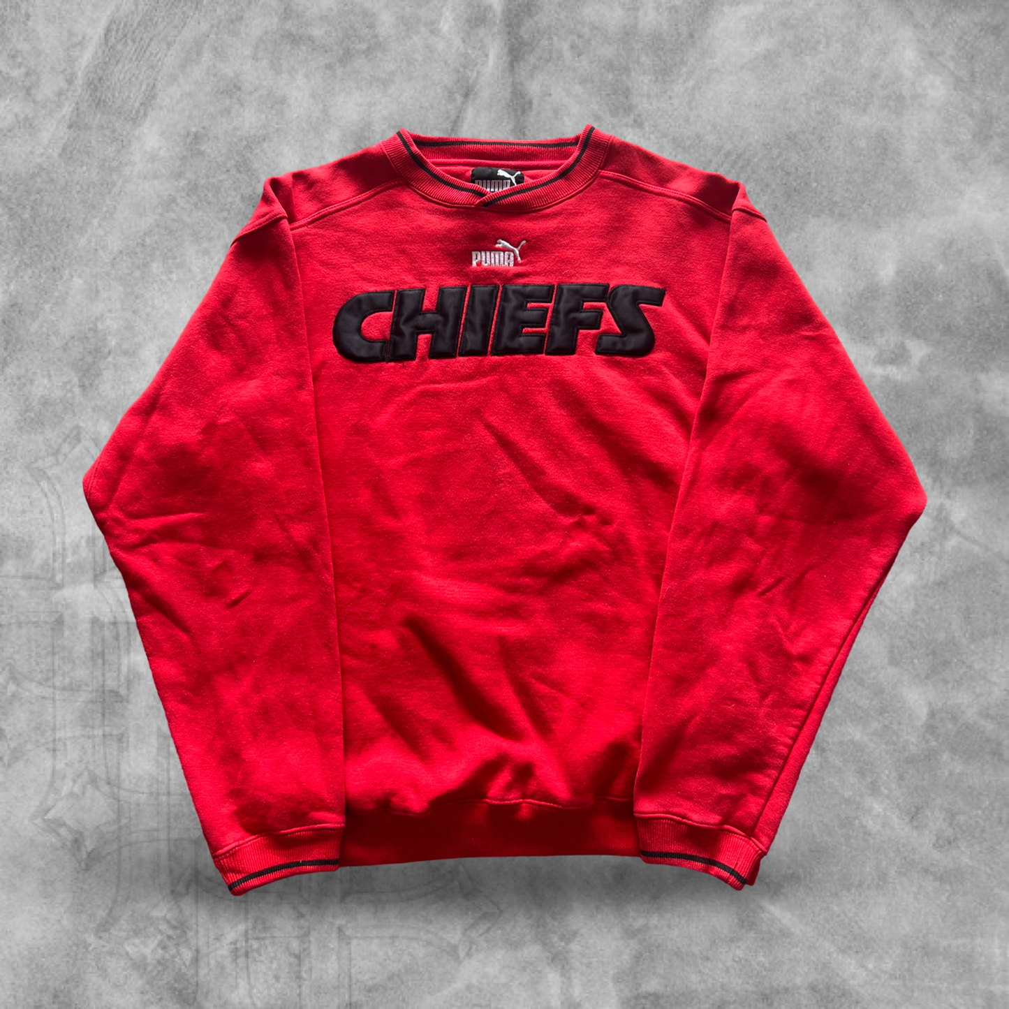 Red Kansas City Chiefs Spellout Sweatshirt 1990s (M)