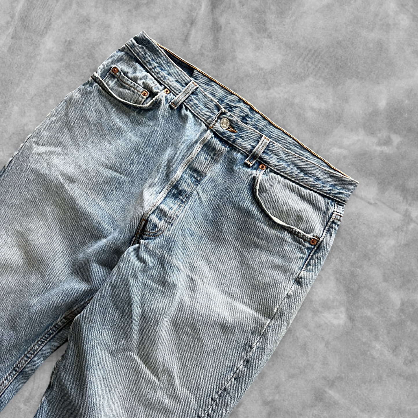 Faded Denim Levi 501’s 1990s (34x30)