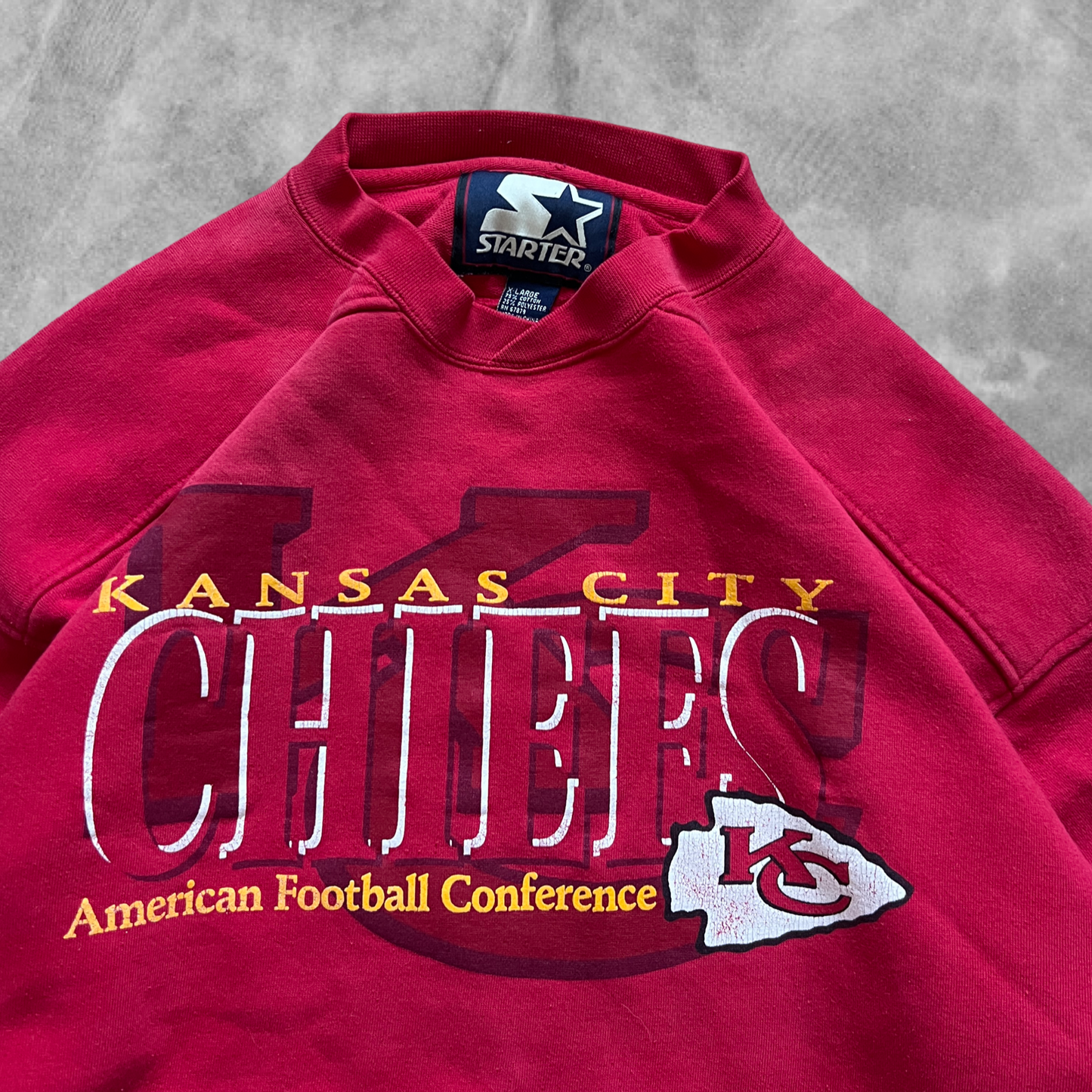 Faded Red Kansas City Chiefs Sweatshirt 1990s (XL)