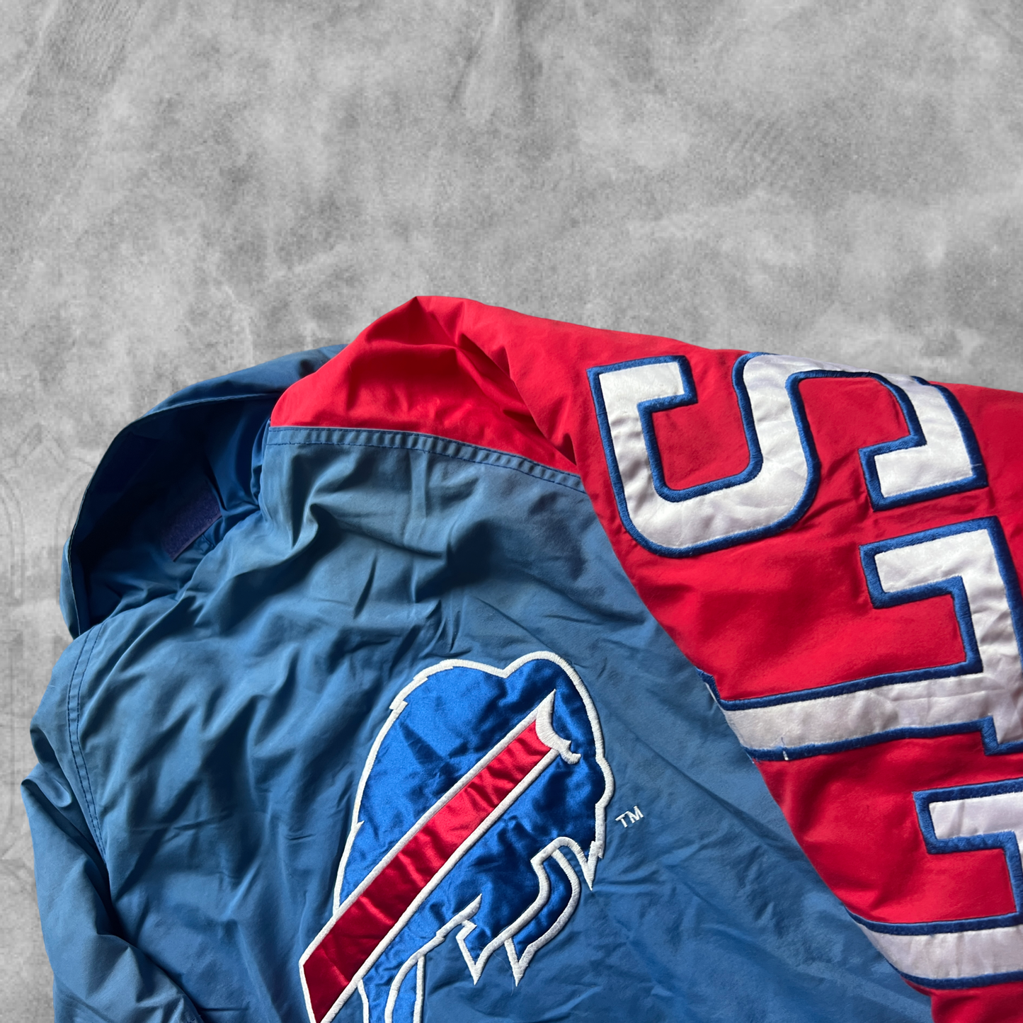 Faded Blue/Red Buffalo Bills Puffer Jacket 1990s (XL)