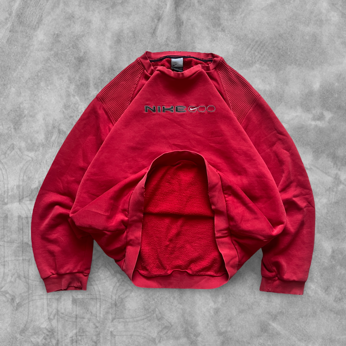 Faded Red Nike Sweatshirt 2000s (L)