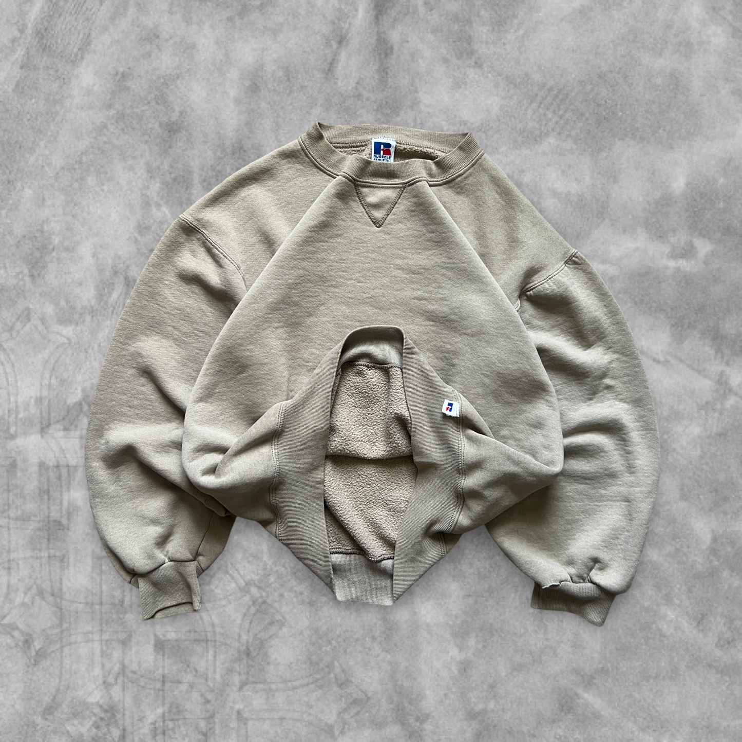 Cream Russell Athletic Sweatshirt 1990s (S)