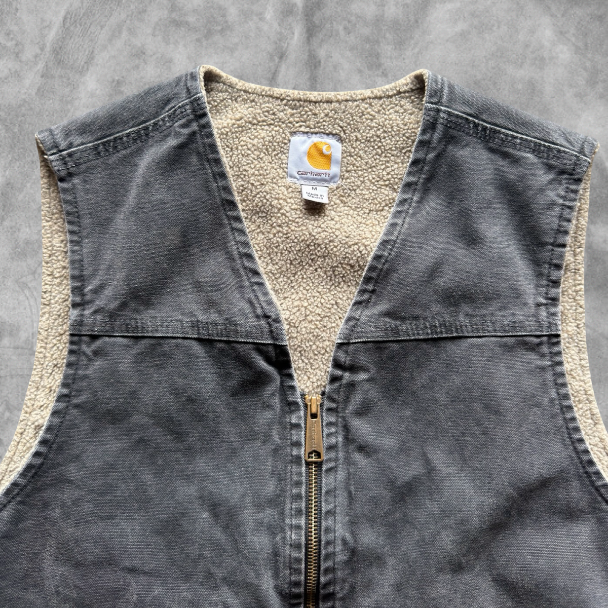 Charcoal Gray Carhartt Sherpa Lined Vest 2000s (M)
