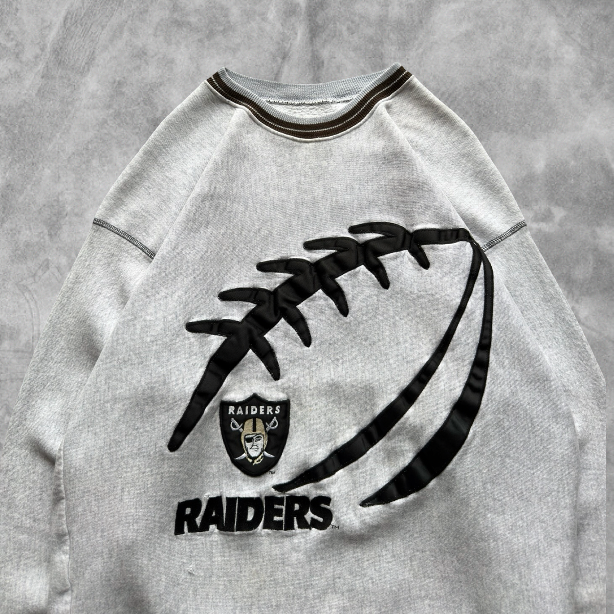 Gray Oakland Raiders Sweatshirt 1990s (L)