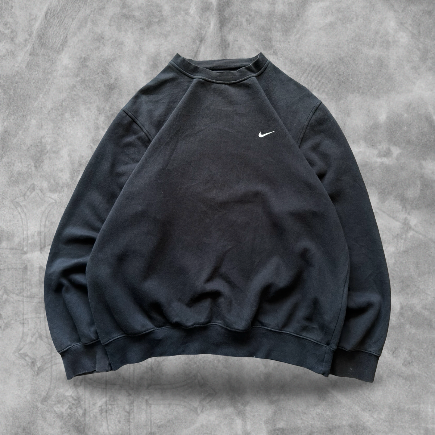 Black Nike Essential Sweatshirt 2000s (M)
