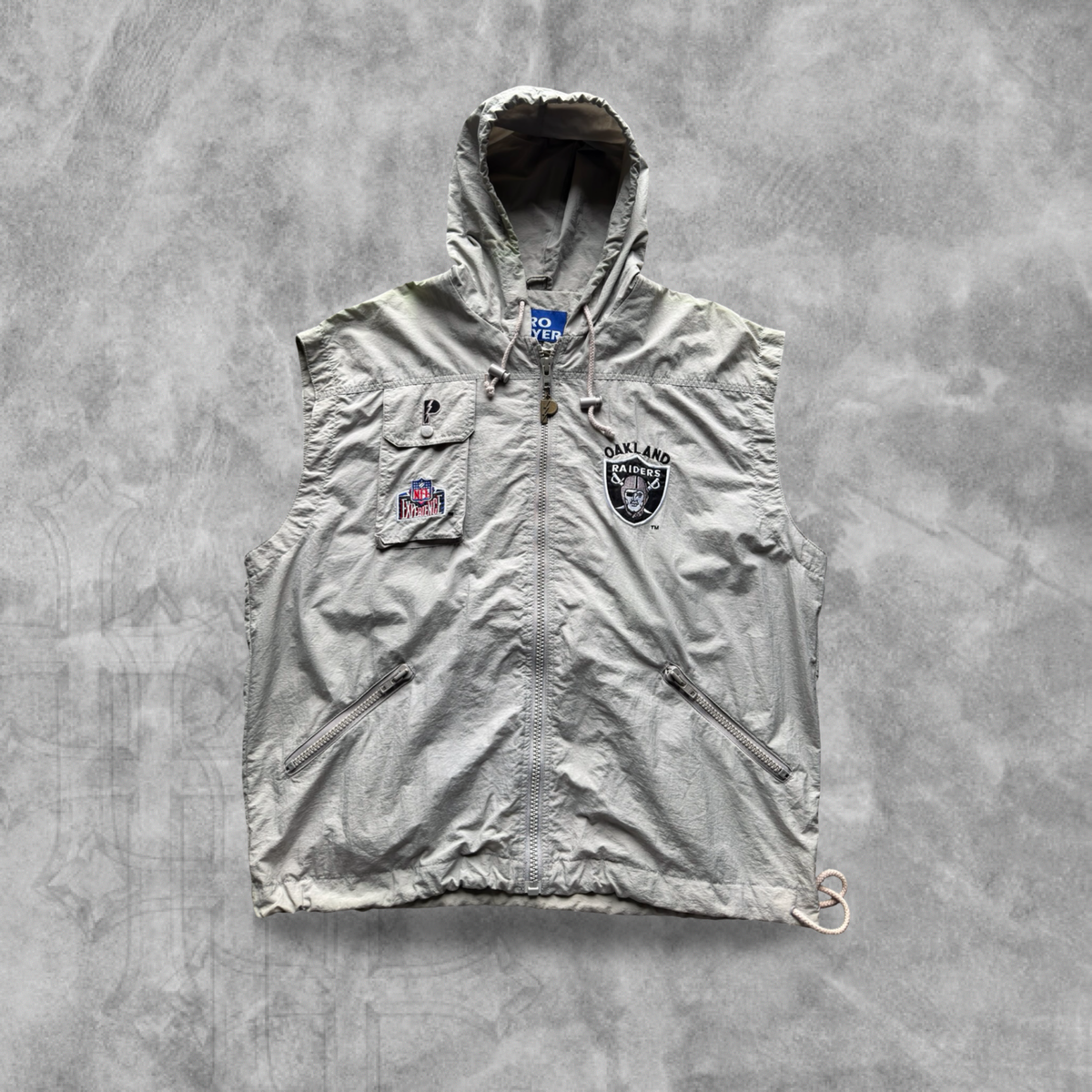 Gray Oakland Raiders Pro Player Pull Over Jacket 1990s (L)