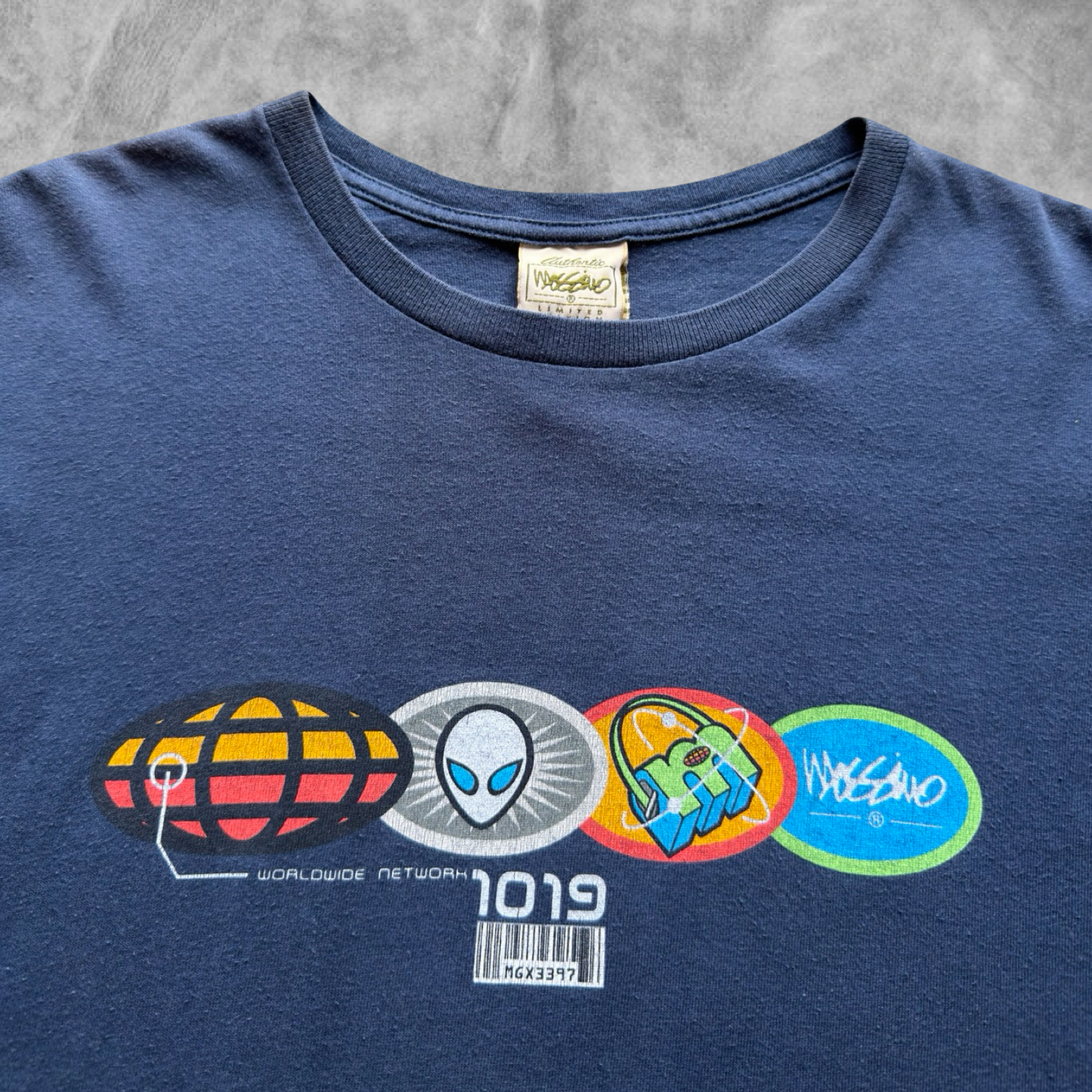 Navy Blue Mossimo Skate Alien Shirt 1990s (L)