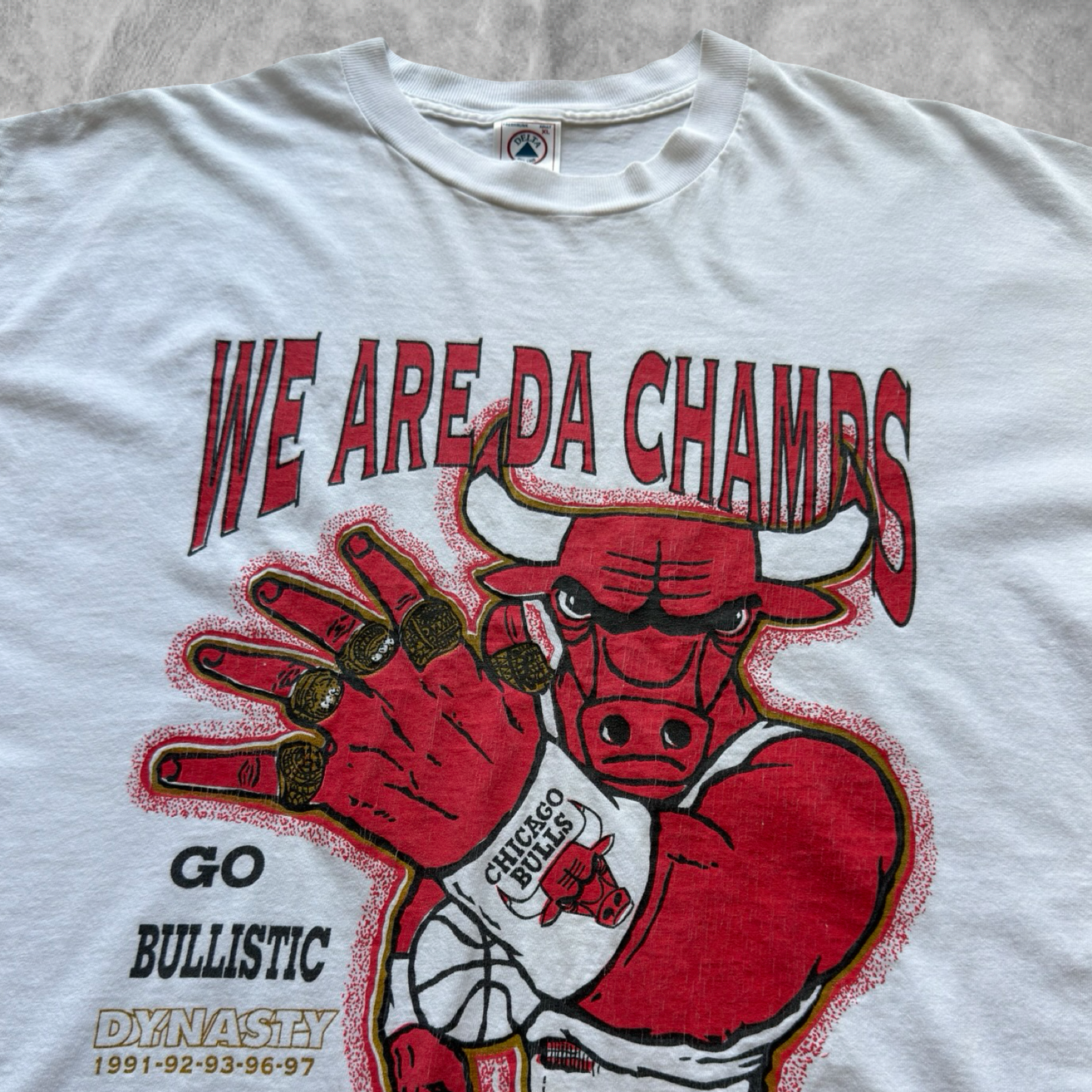 White Chicago Bulls We Da Champs Shirt 1990s (XL)