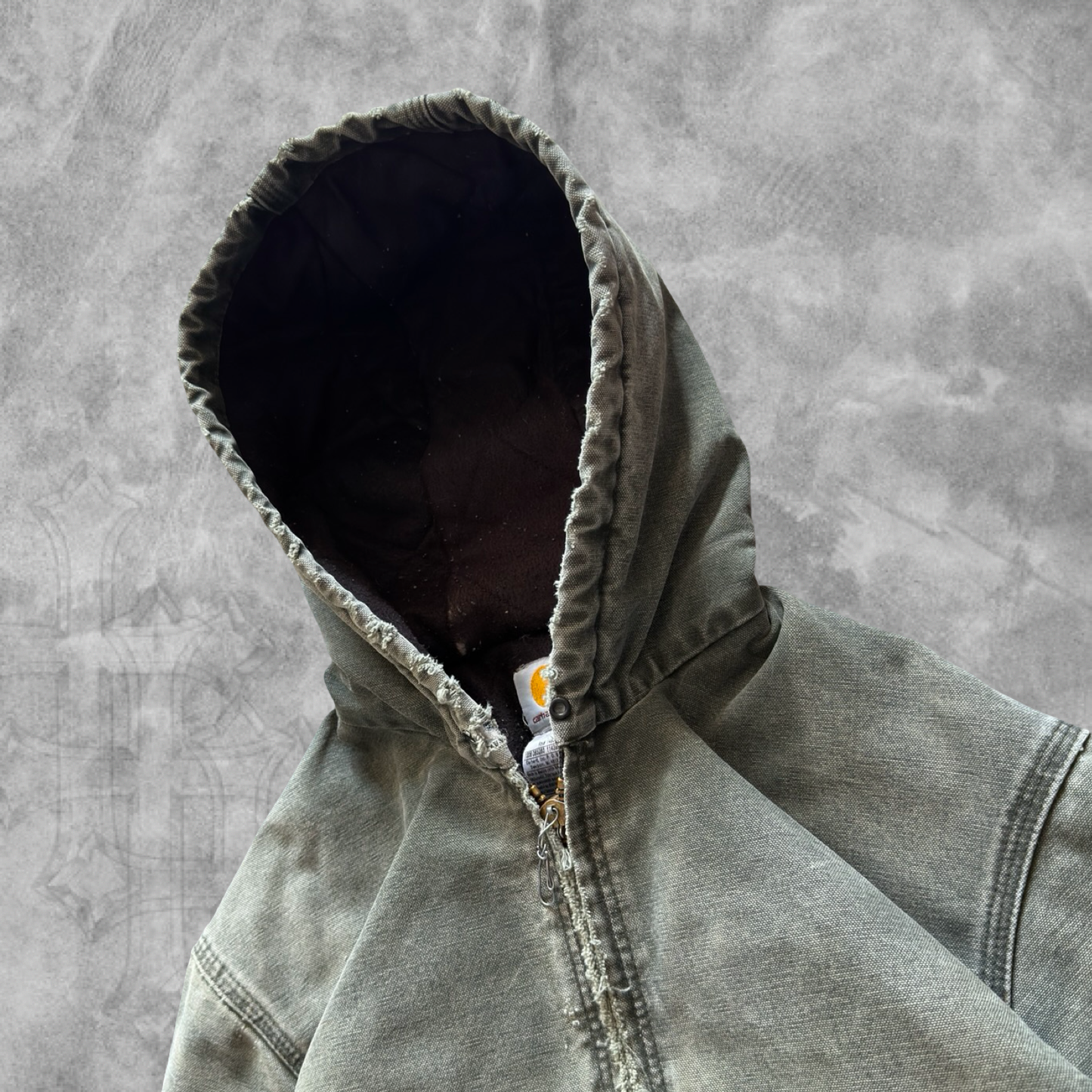 Faded Distressed Moss Green Carhartt Hooded Jacket 2000s (S)