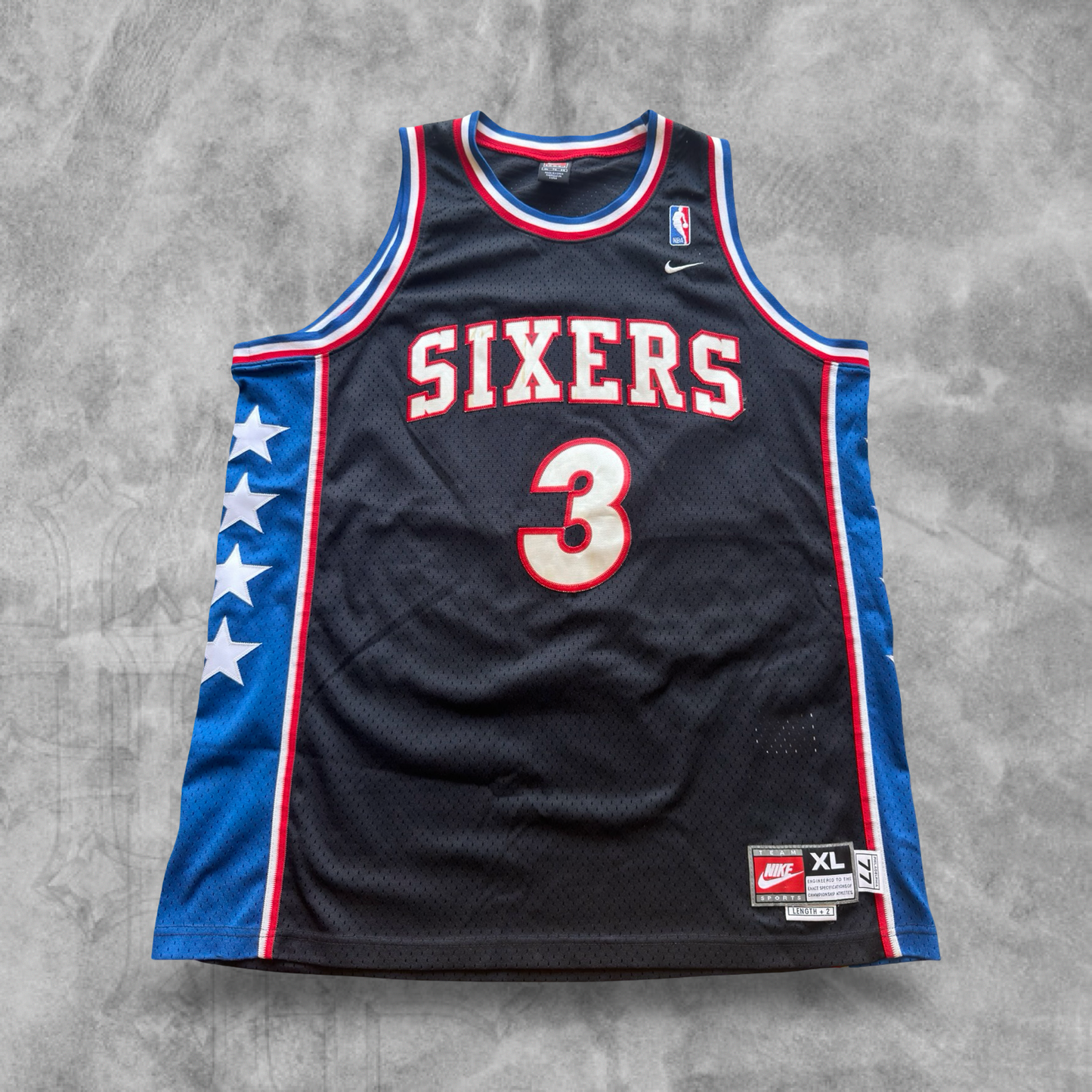 Black Philadelphia 76ers Allen Iverson Jersey 1990s (XL)