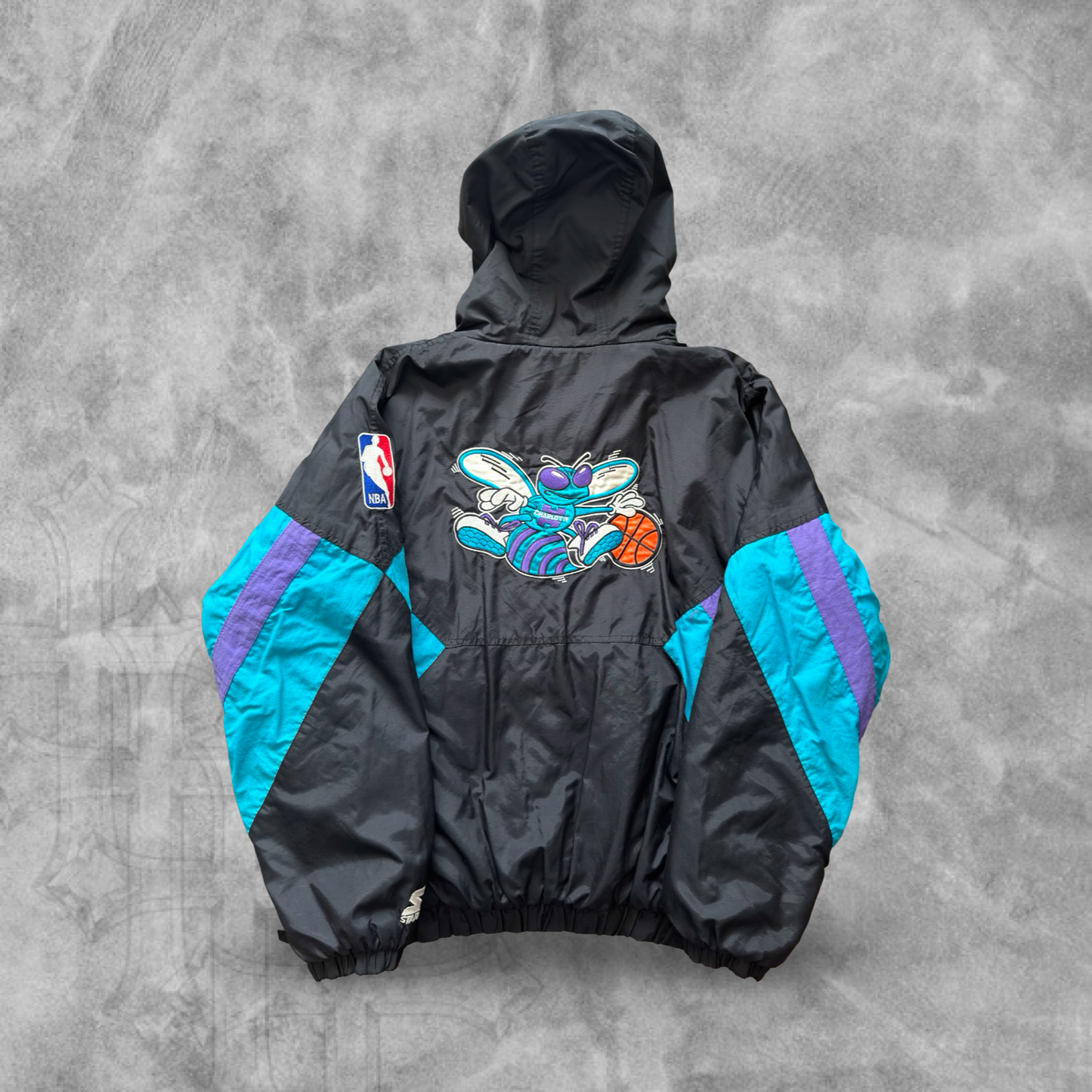 Black Charlotte Hornets Starter Jacket 1990s (L)