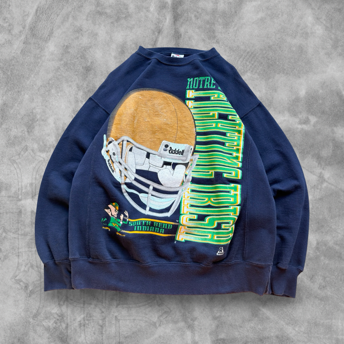 Navy Blue Notre Dame Fighting Irish Sweatshirt 1990s (M)