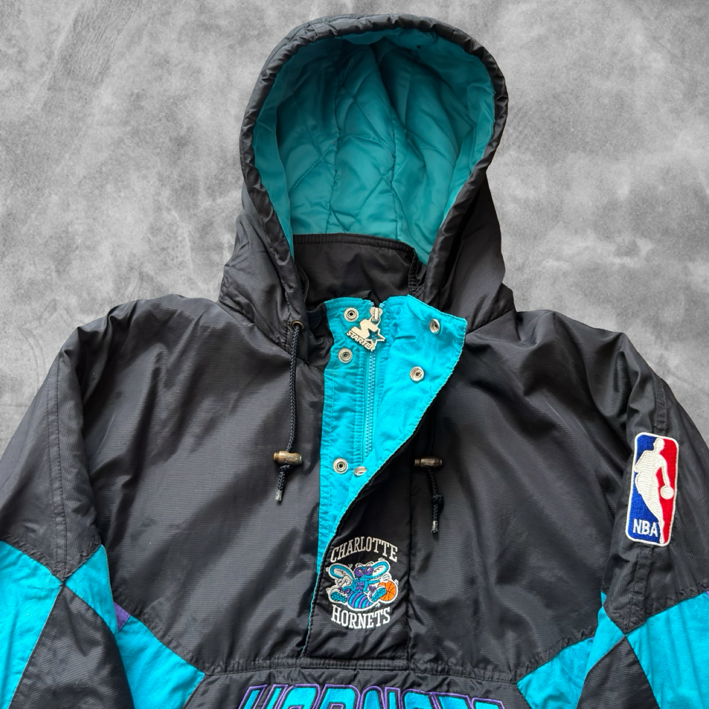 Black Charlotte Hornets Starter Jacket 1990s (L)