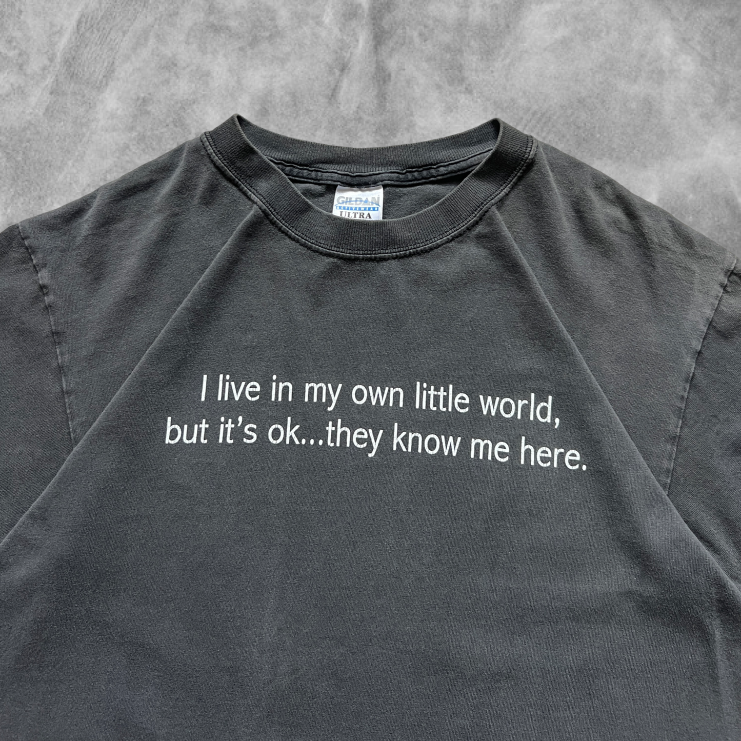 Faded Black “They Know Me Here” Shirt 1990s (M)