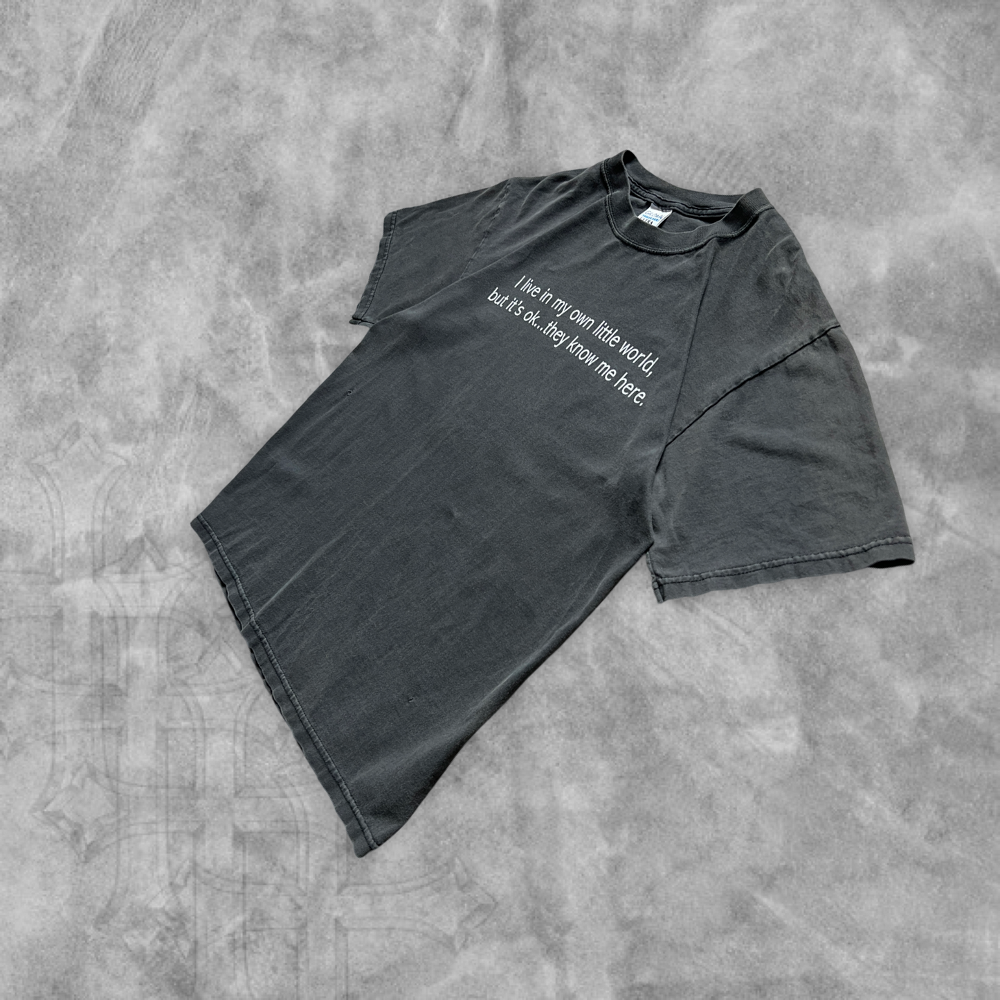 Faded Black “They Know Me Here” Shirt 1990s (M)