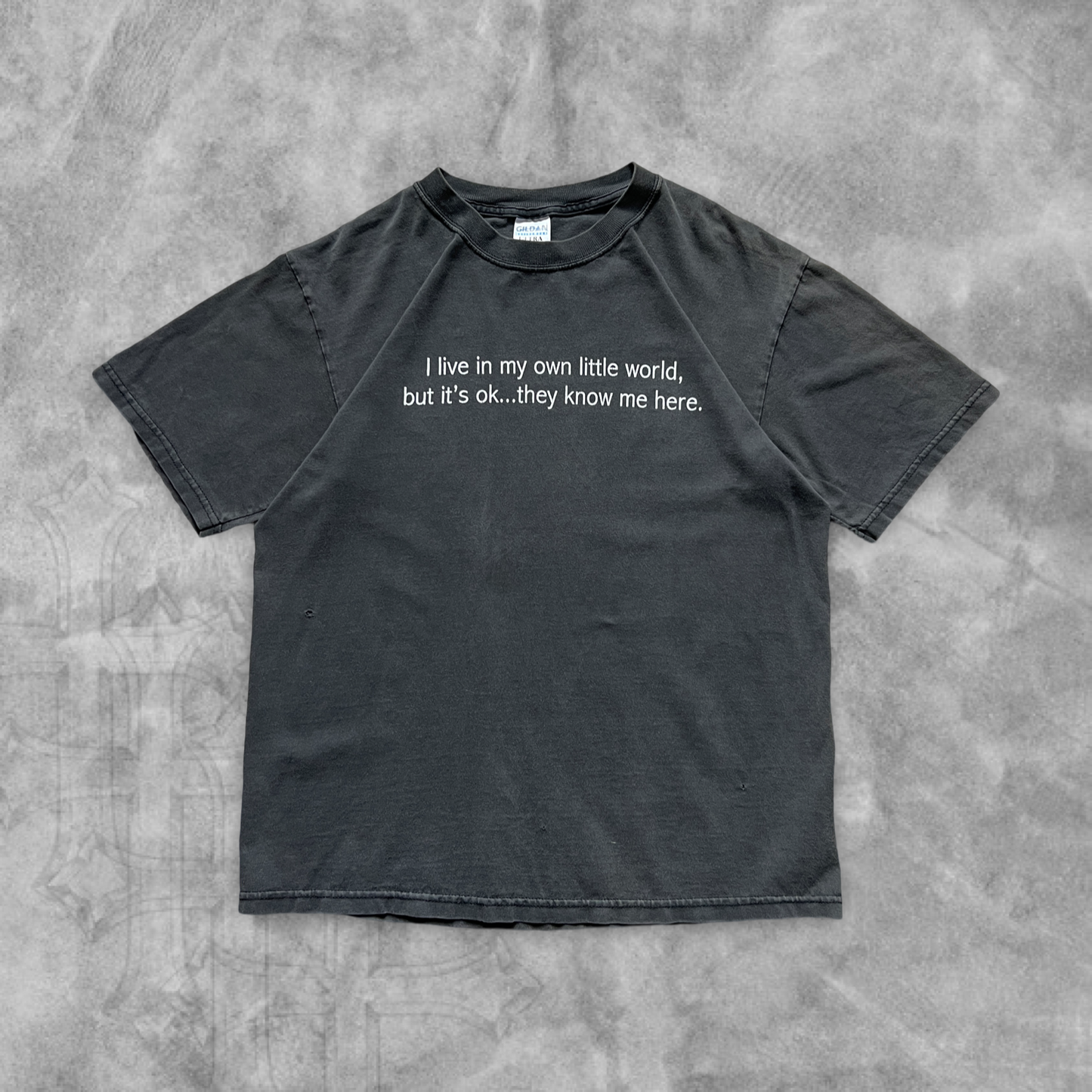 Faded Black “They Know Me Here” Shirt 1990s (M)