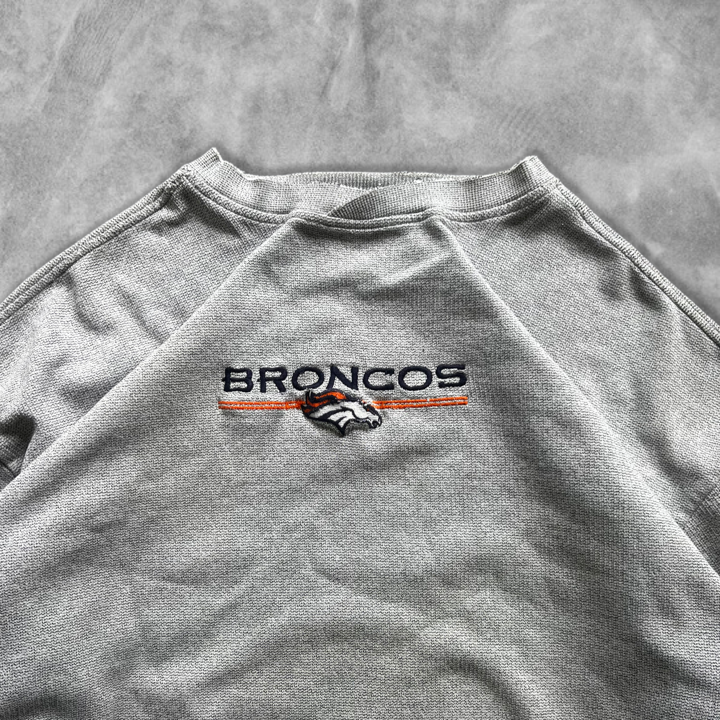 Grey Denver Broncos Sweatshirt 1990s (XXL)