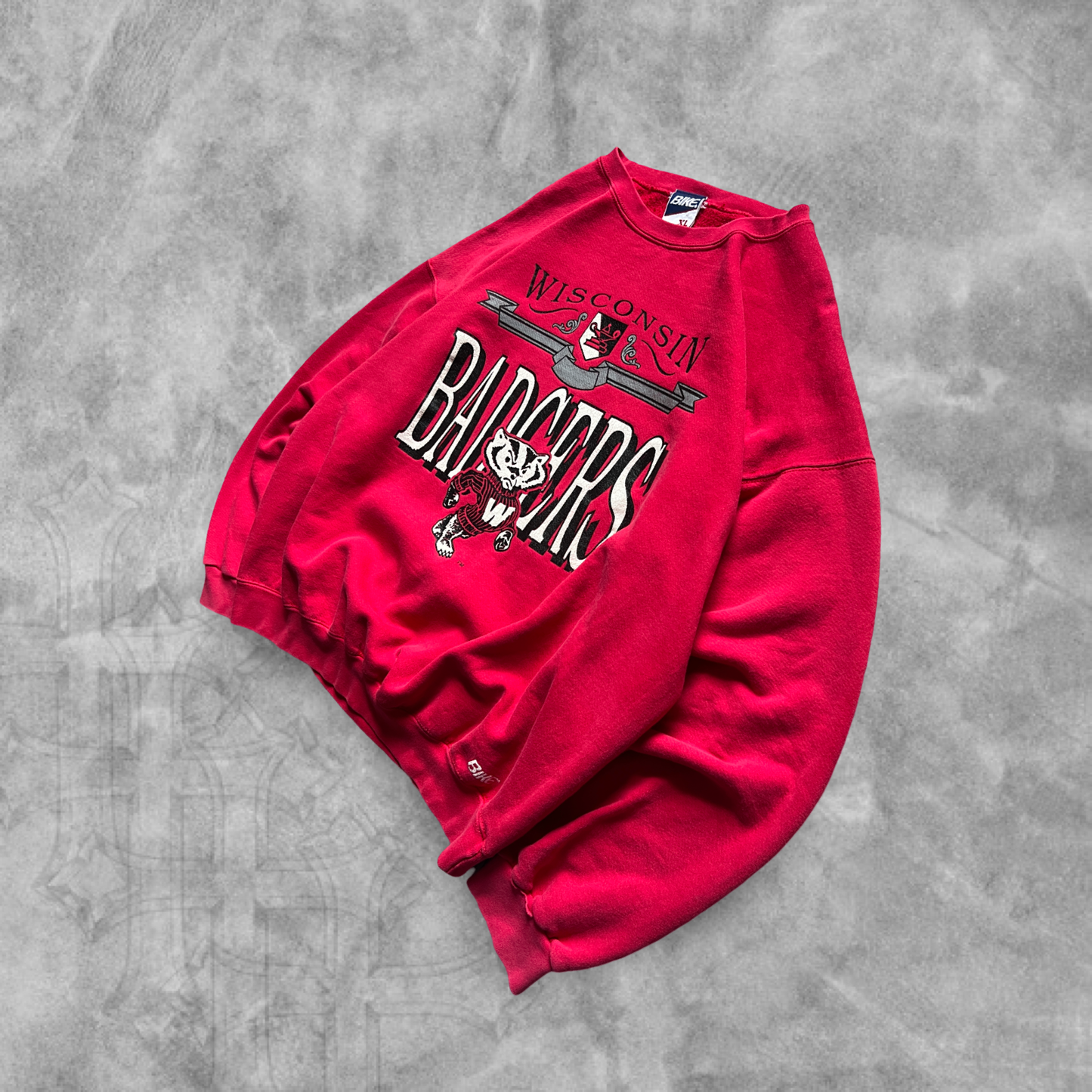 Cherry Red Wisconsin Badgers Sweatshirt 1990s (XL)