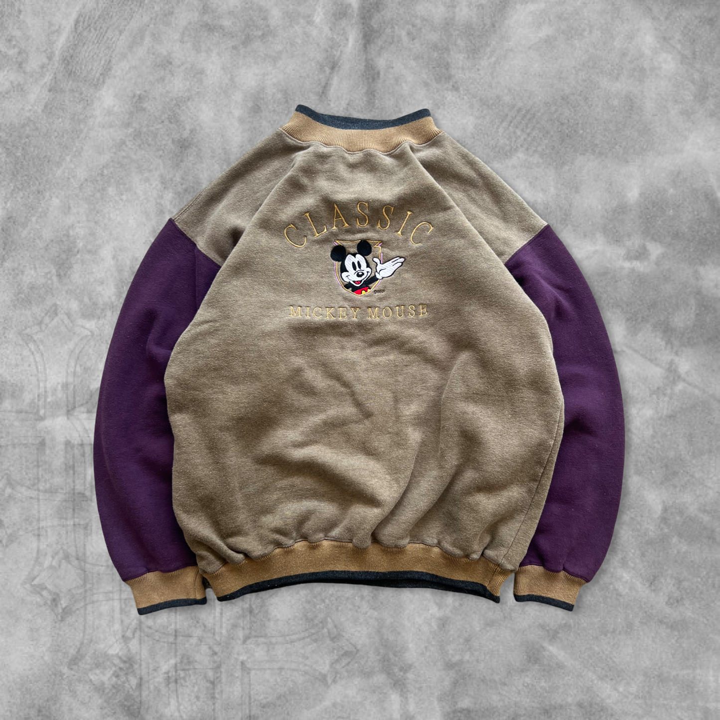 Multicolored Mickey Mouse Classic Sweatshirt 1990s (L)