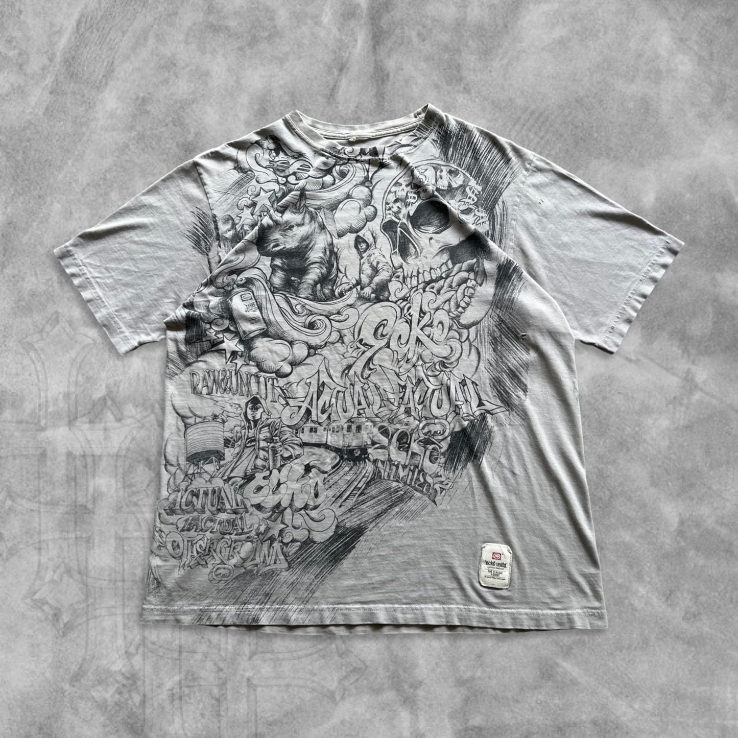 Grey Ecko Rhino Skull Spray Paint AOP Shirt 2000s (XL)