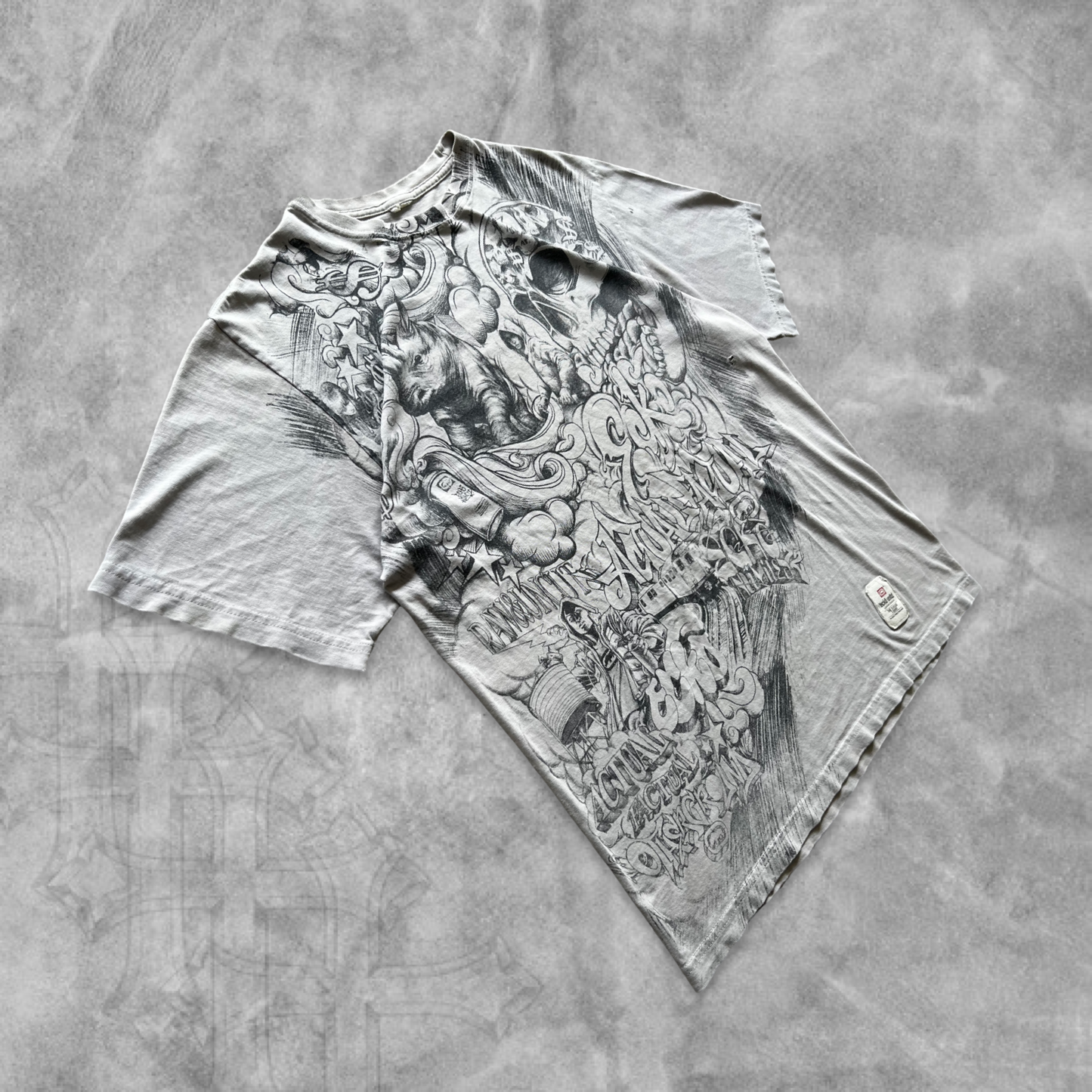 Grey Ecko Rhino Skull Spray Paint AOP Shirt 2000s (XL)