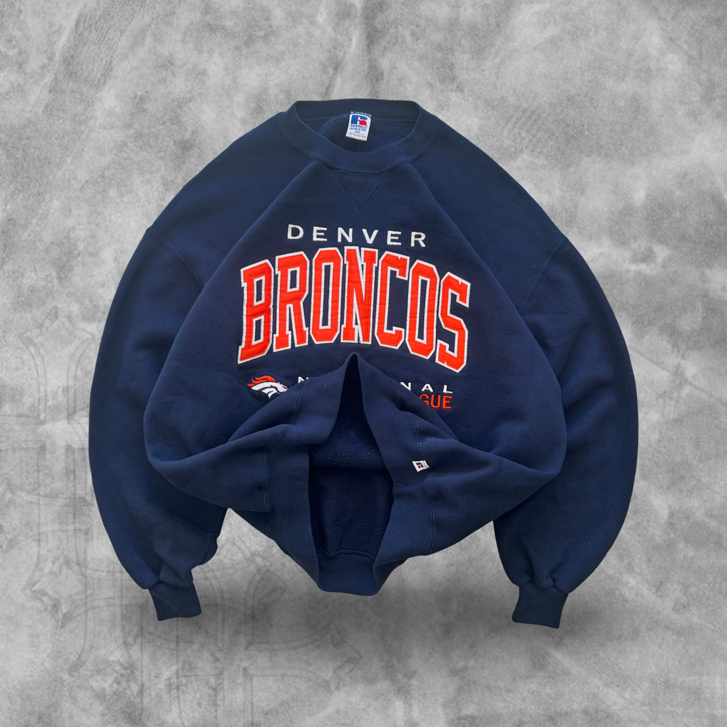 Navy Blue Denver Broncos Russell Sweatshirt 1990s (XL)