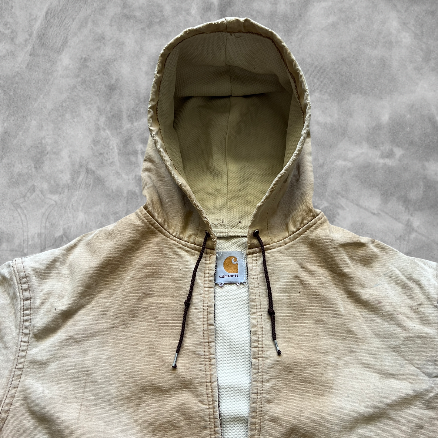 Faded Distressed Sandstone Hooded Carhartt Jacket 1990s (L)